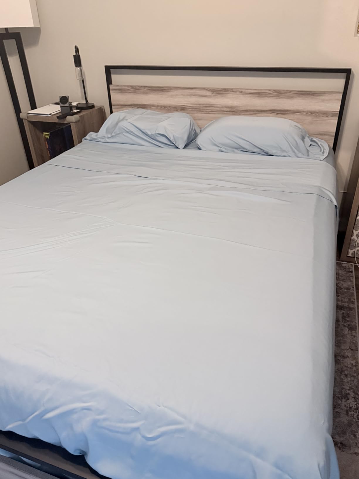 Bambaw Queen Sheet Set – 4pcs 100% Viscose Derived from Bamboo Cooling Sheets Set Queen Size, Cooling Sheet for Night Sweats, Ultra Soft & Breathable, 16'' Deep Pockets (Moonlight Gray) customer photo 2