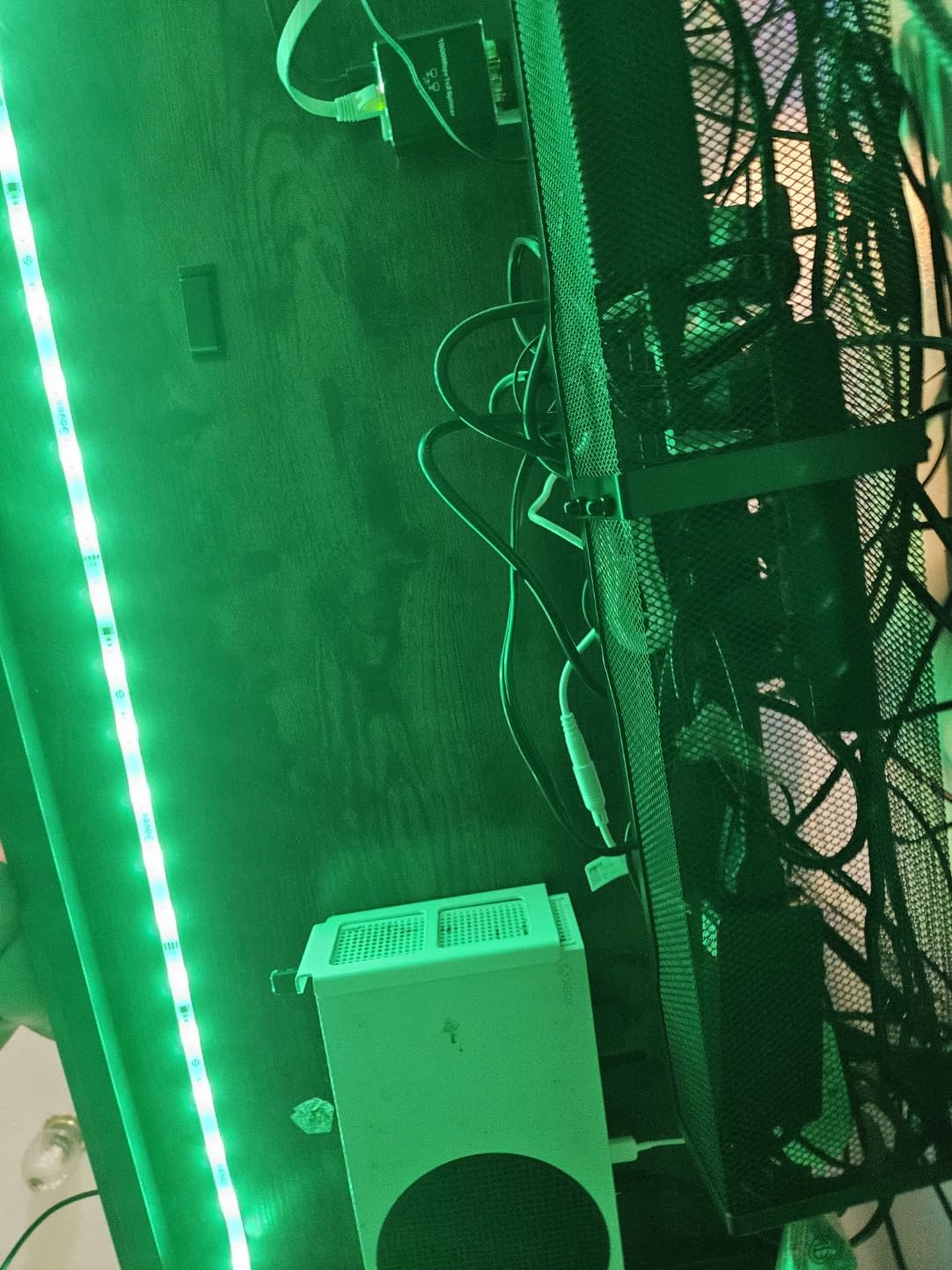 Casaottima L Shaped Gaming Desk with Hutch & Power Outlet & LED Lights customer photo 2