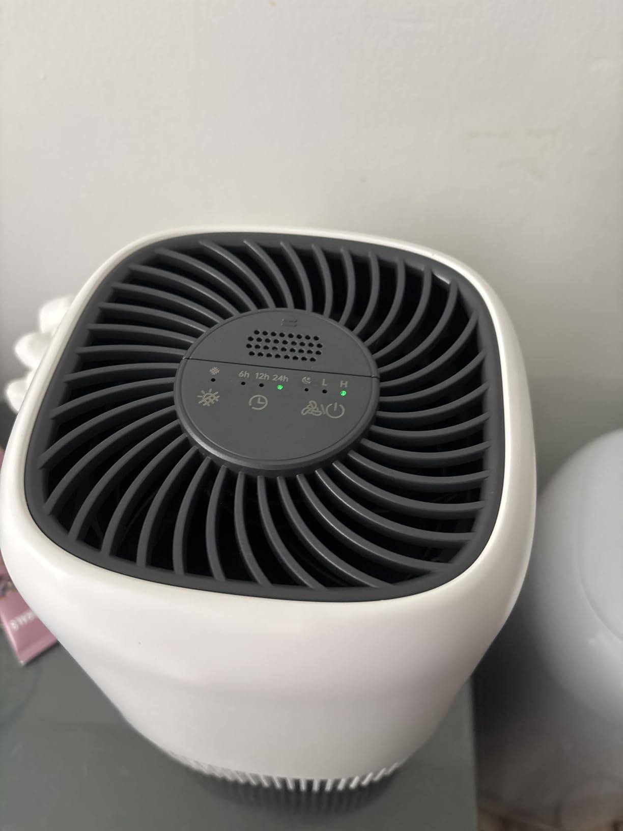 VOOPNU Air Purifiers for Bedroom, High Efficiency Filter, 1076 Ft², Black customer photo 1