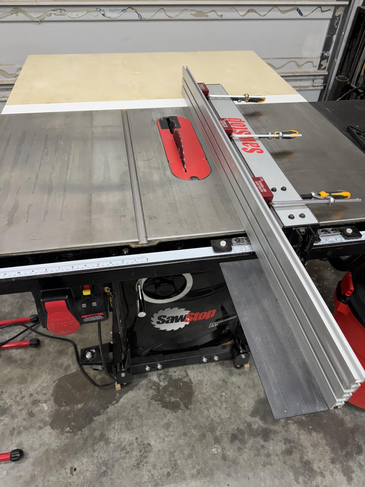 Woodpeckers Auxiliary Rip Fence, 36 Inch Job Site Table Saw Fence Extension, Infeed or Outfeed Support, T-Track Slots, Clamping Blocks - ARF-BSCS customer photo 2