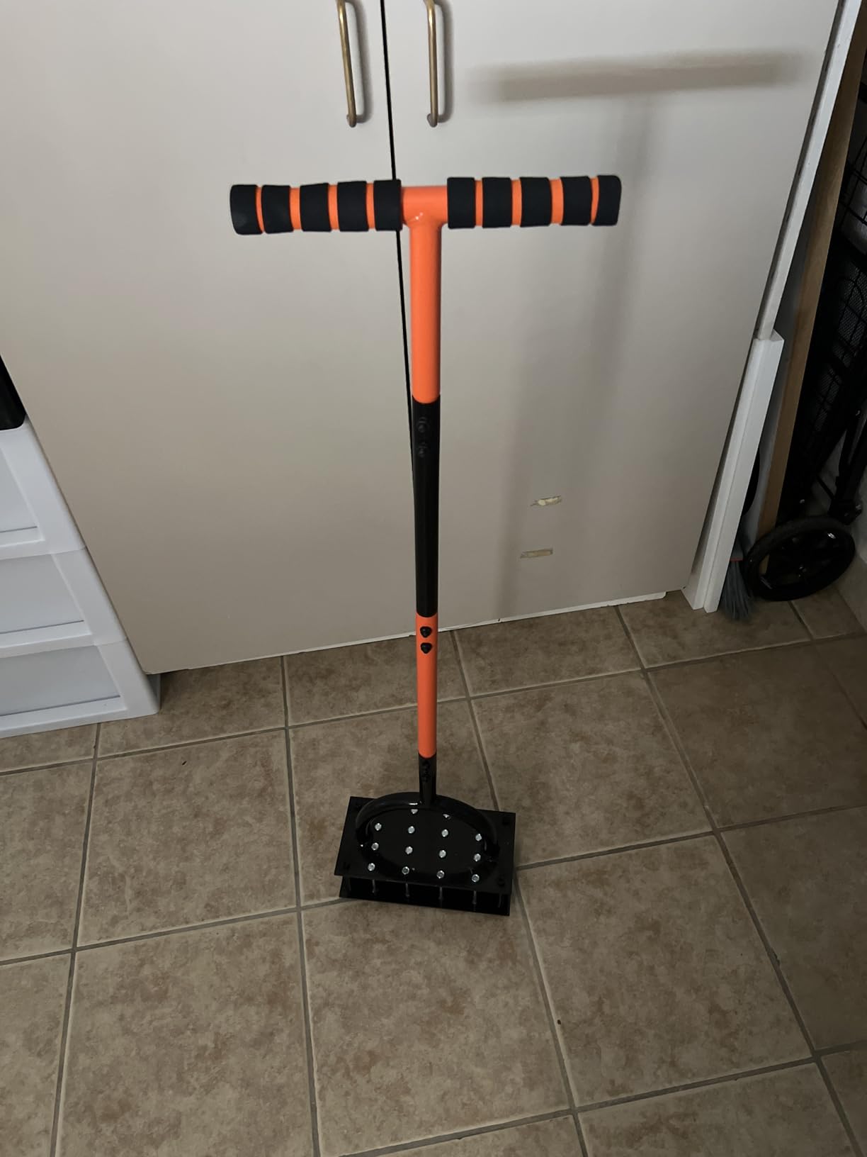 Bluesea Lawn Aerator with 16 Iron Spikes & Ergonomic T-Handle, Orange customer photo 1