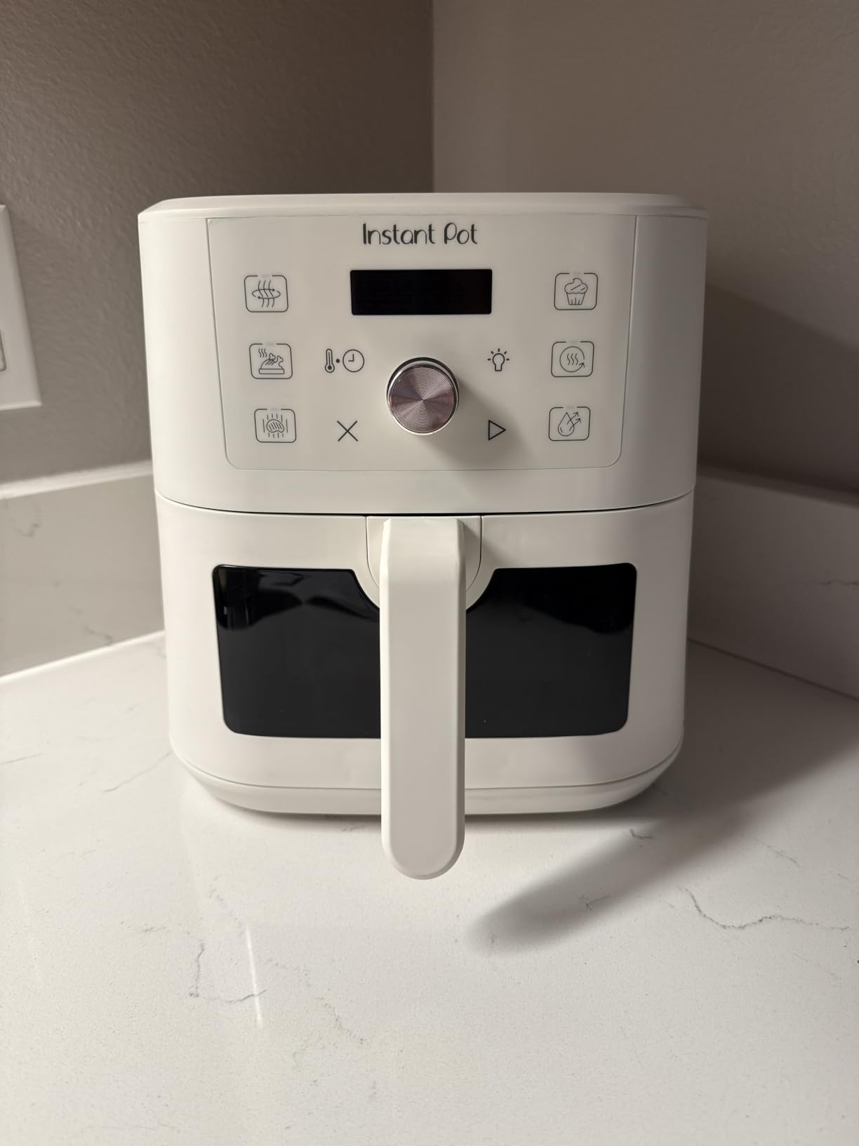 Instant Pot 4Qt Vortex 6-in-1 Mini Air Fryer, Custom Program Options, Air Fry, Broil, Roast, Dehydrate, Bake, Reheat, Black, 4 Quarts customer photo 1