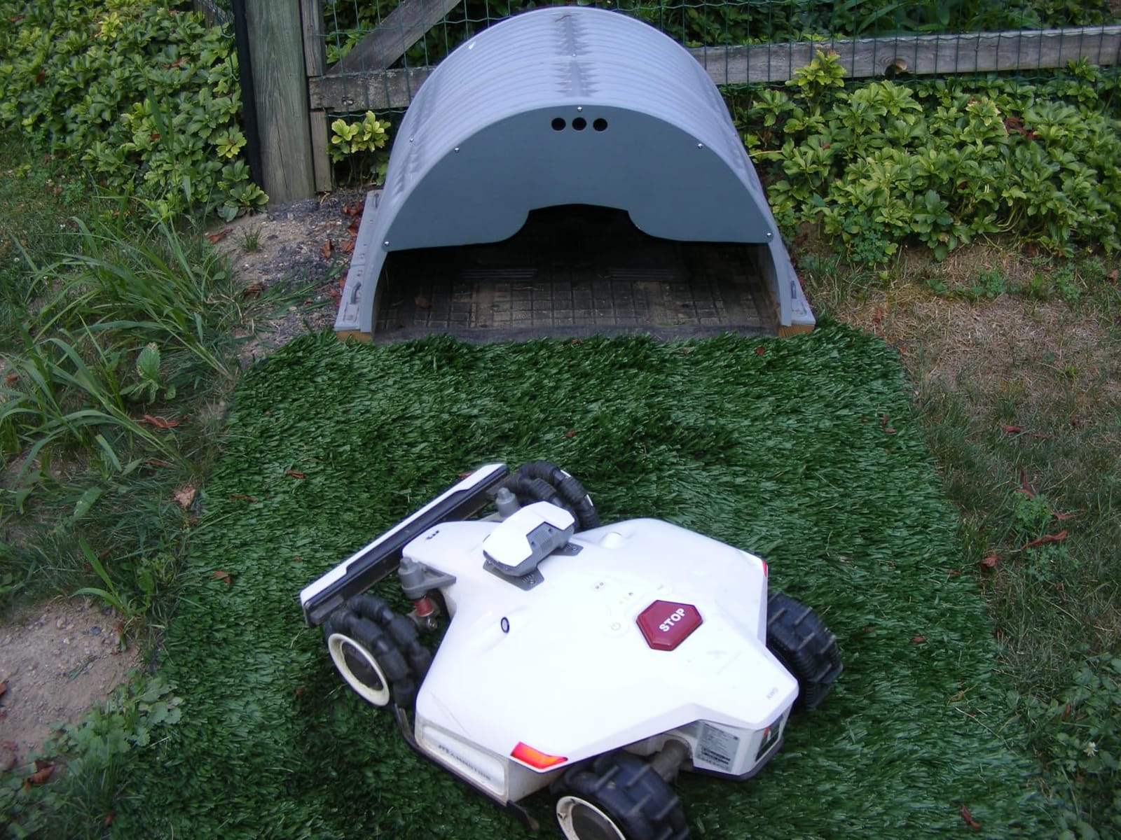 (2026 NEW) Mammotion LUBA mini 2 AWD 1500H Robot Lawn Mower, for 0.37 Acres, 360° LiDAR+Dual-Camera AI Vision, 80% Slope, DropMow, 20 Multi-Zone Management customer photo 2