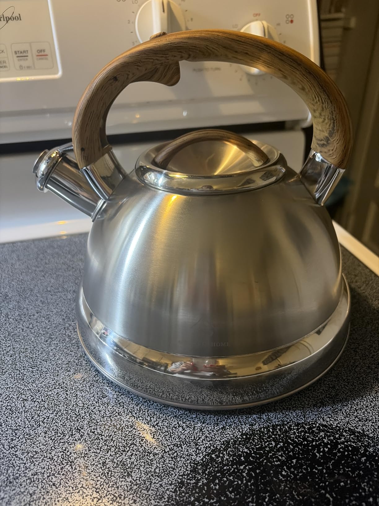 3.1 QT Whistling Tea Kettle, Large Stainless Steel Teapot for Stovetop customer photo 1