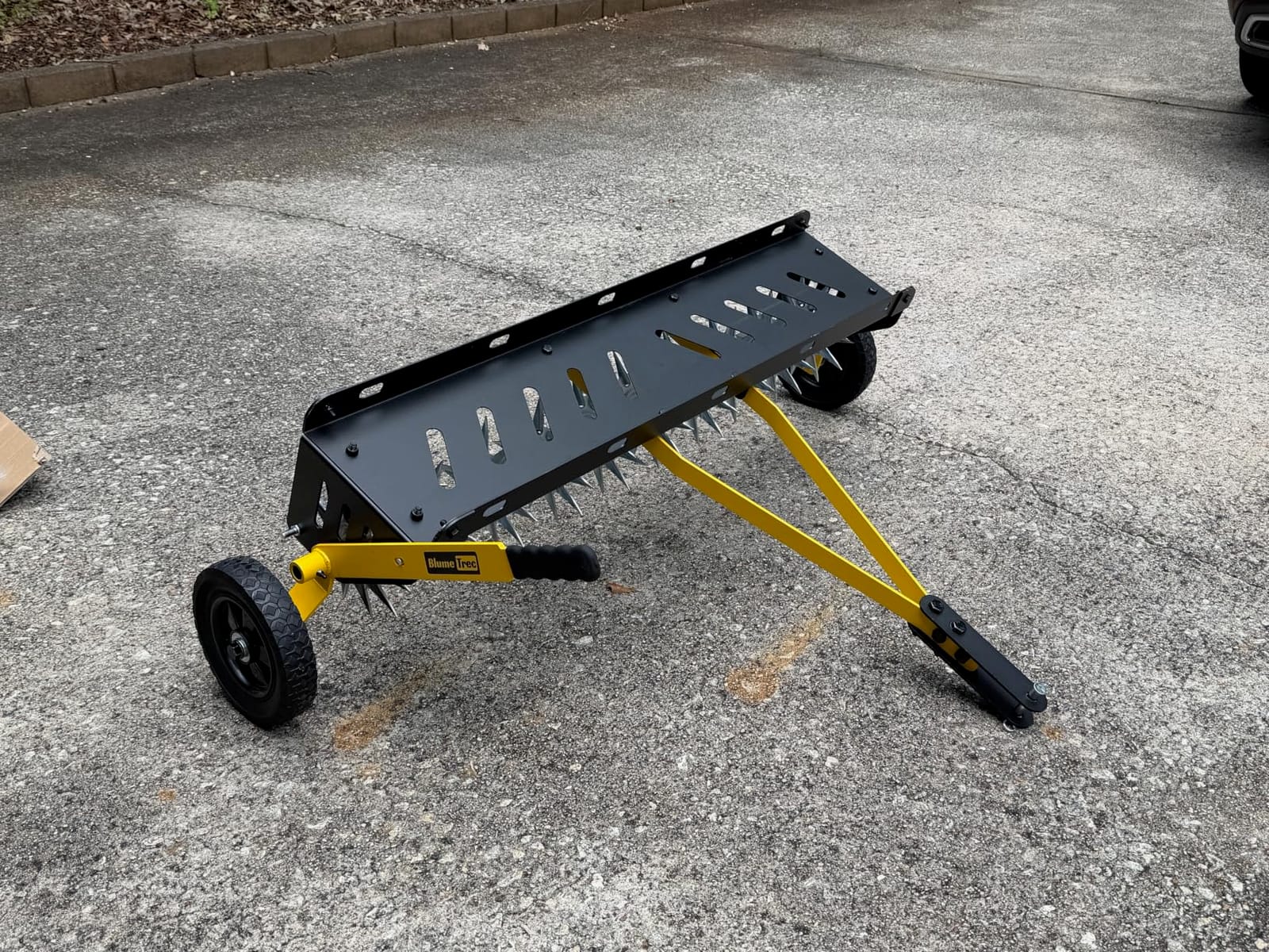 40-Inch Tow Behind Spike Aerator, Pull Behind Lawn Aerator with 10 Galvanized Steel Tines for Aerating Lawns, Soil Penetrator Spikes Tractor with Wheels, Extra-Wide Tow Bar for Garden & Farm customer photo 1