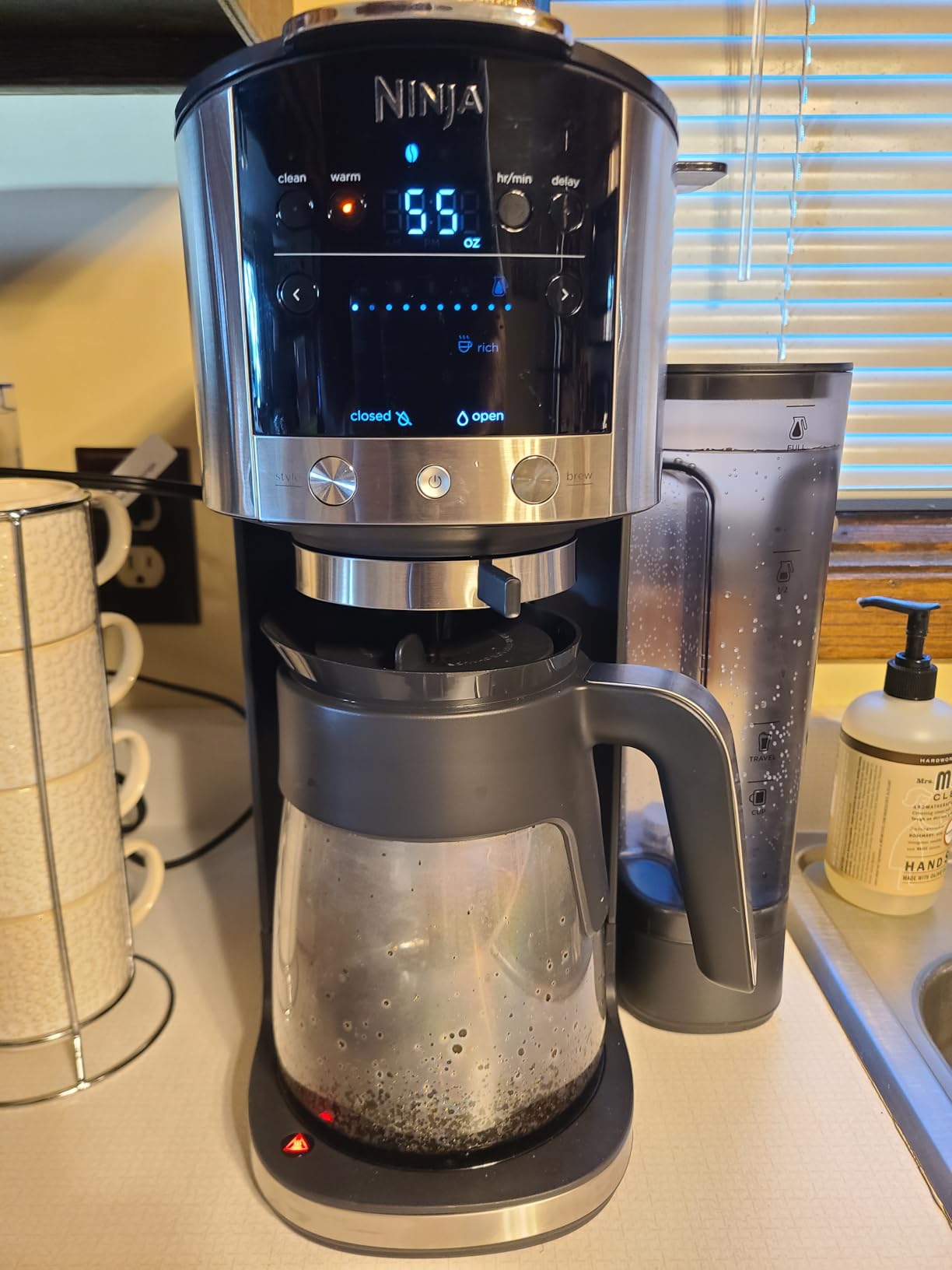 Ninja DualBrew Coffee Maker, Grounds & Pods, Stainless Steel, GP161 | Brew Classic, Rich, Over Ice, & Cold Brew, Brew Single-Serve Cup to Full 12-Cup Carafe customer photo 1