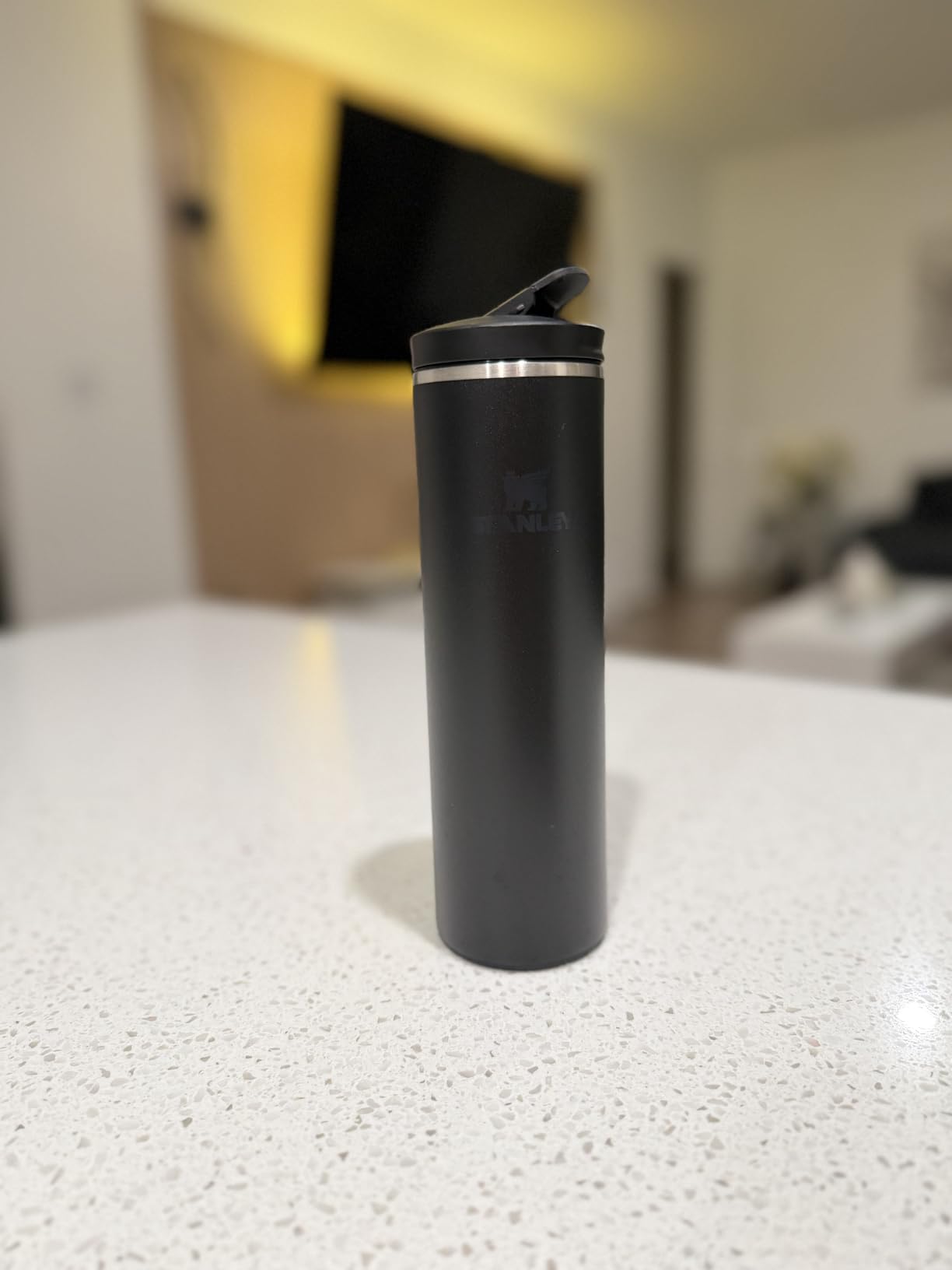 STANLEY Transit FlipTop Mug | Leakproof Coffee Travel Cup | Vacuum Insulated Stainless Steel | Stays Hot or Cold for Hours | BPA-Free | 20 oz | Black 2.0 customer photo 1