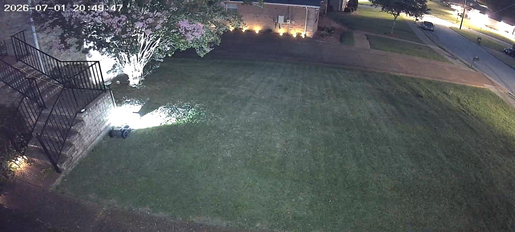 ANTHBOT M5 Robot Lawn Mower 1/8 Acre, Dual Vision+Full-Band RTK Robotic Lawnmower, No Perimeter Wire, App Control Obstacle Avoidance, 45% Slope, Cutting Height, Multi-Zone Mapping customer photo 1