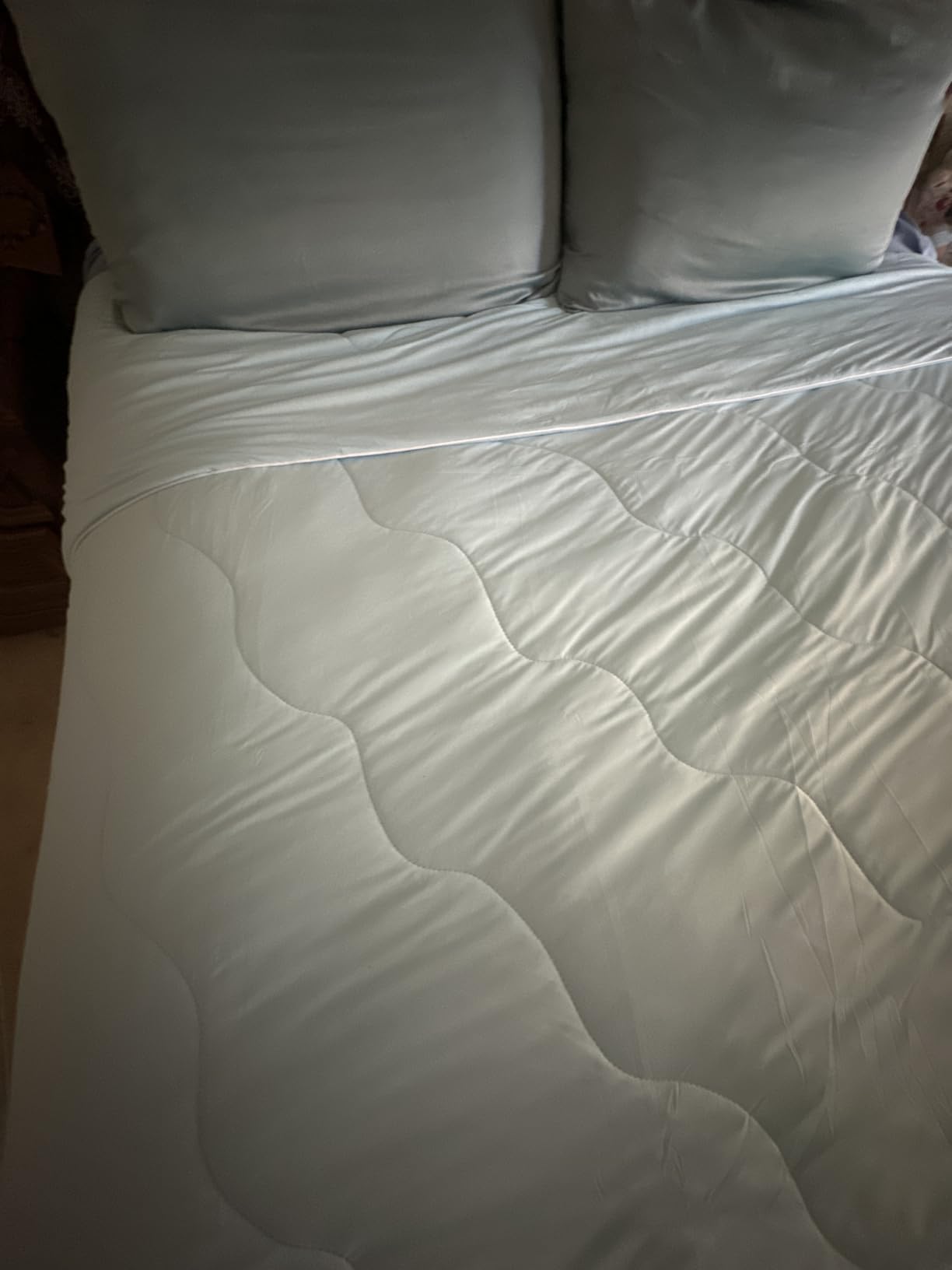 Cooling Blanket for Hot Sleepers & Night Sweats – Cooling Comforter, Breathable Lightweight Double-Sided Summer Bedding, Breathable Soft All Season (Frosty Light Grey, Queen(90