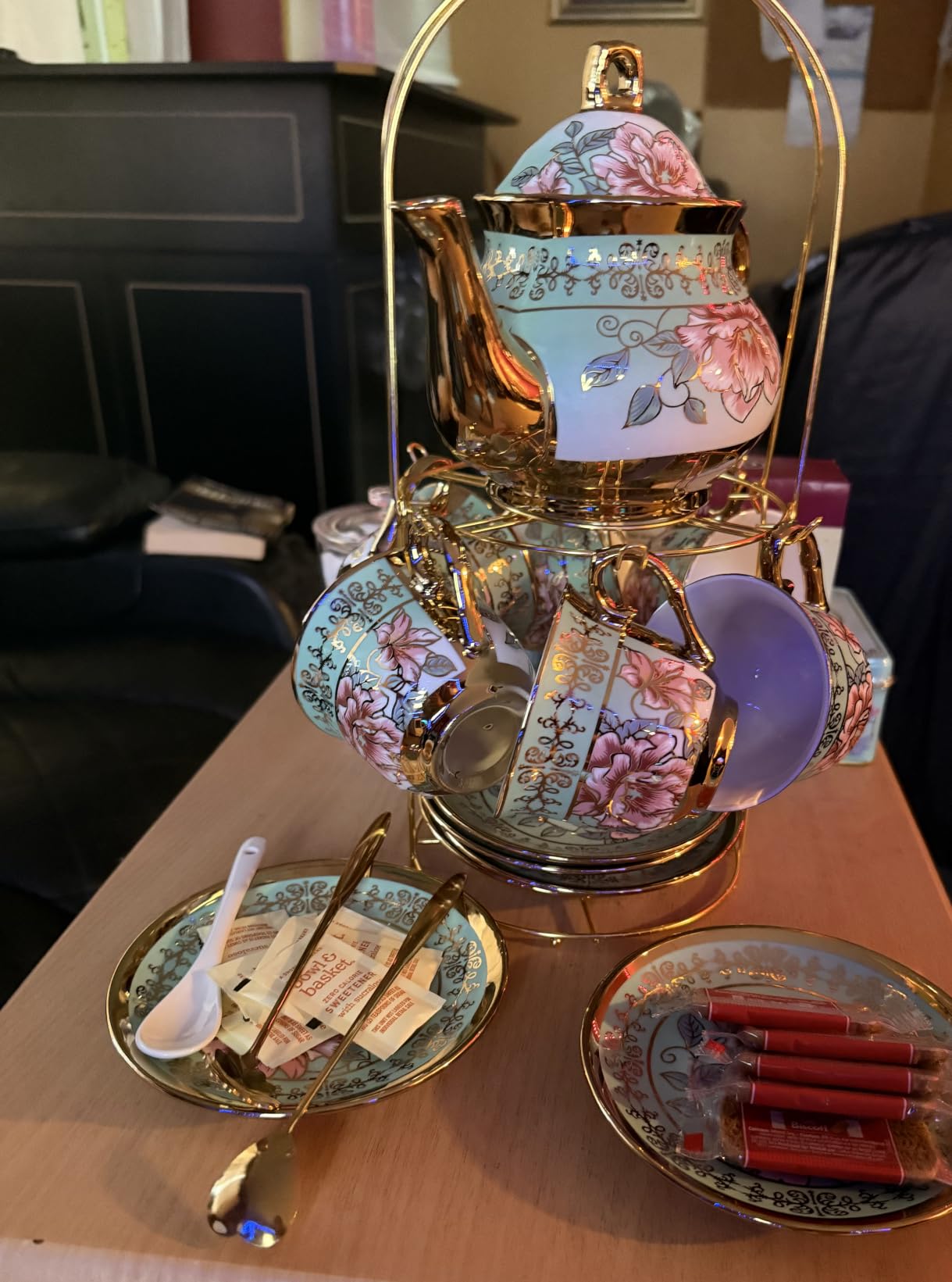 20 Pieces Porcelain Tea Set With Metal Holder, European Ceramic tea set for adults,Flower Tea Set,Tea Set For Women With Flower Painting customer photo 1