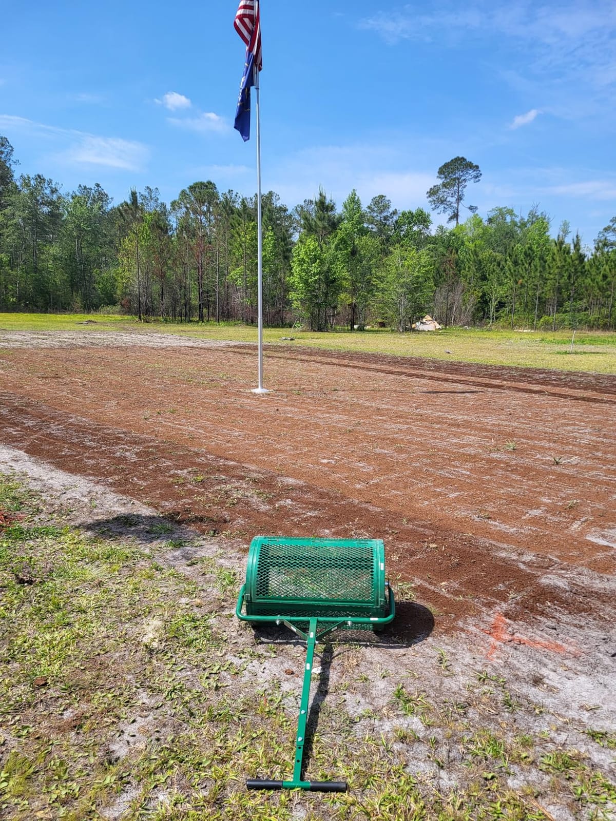 VEVOR Broadcast Spreader 130 lbs Capacity Hopper Walk-Behind Push Spreader | for Lawn & Garden Care, 12 ft Spreading Width, 13