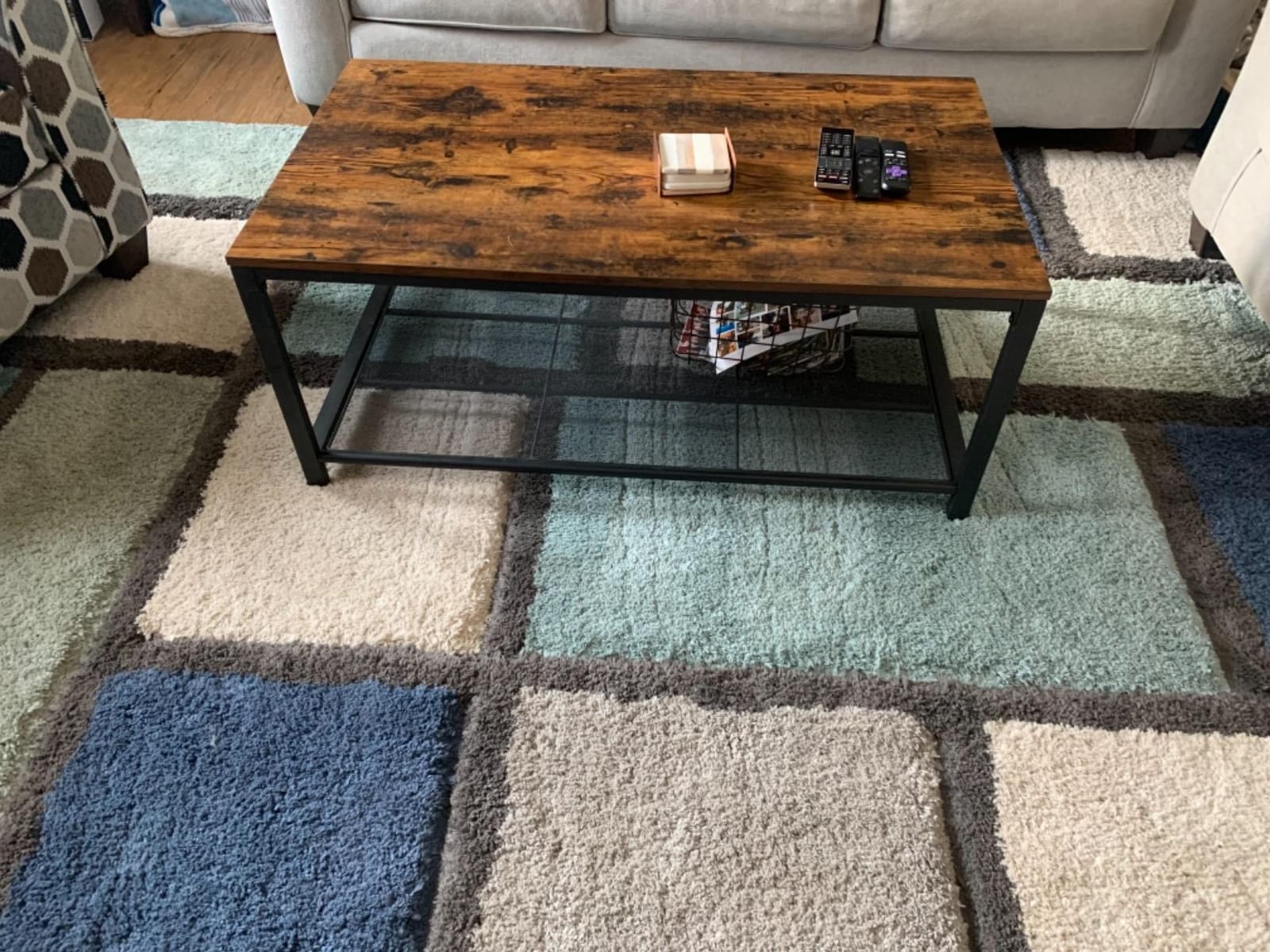 VASAGLE Lift Top Coffee Table, Square Farmhouse Coffee Table with Storage | 31.5