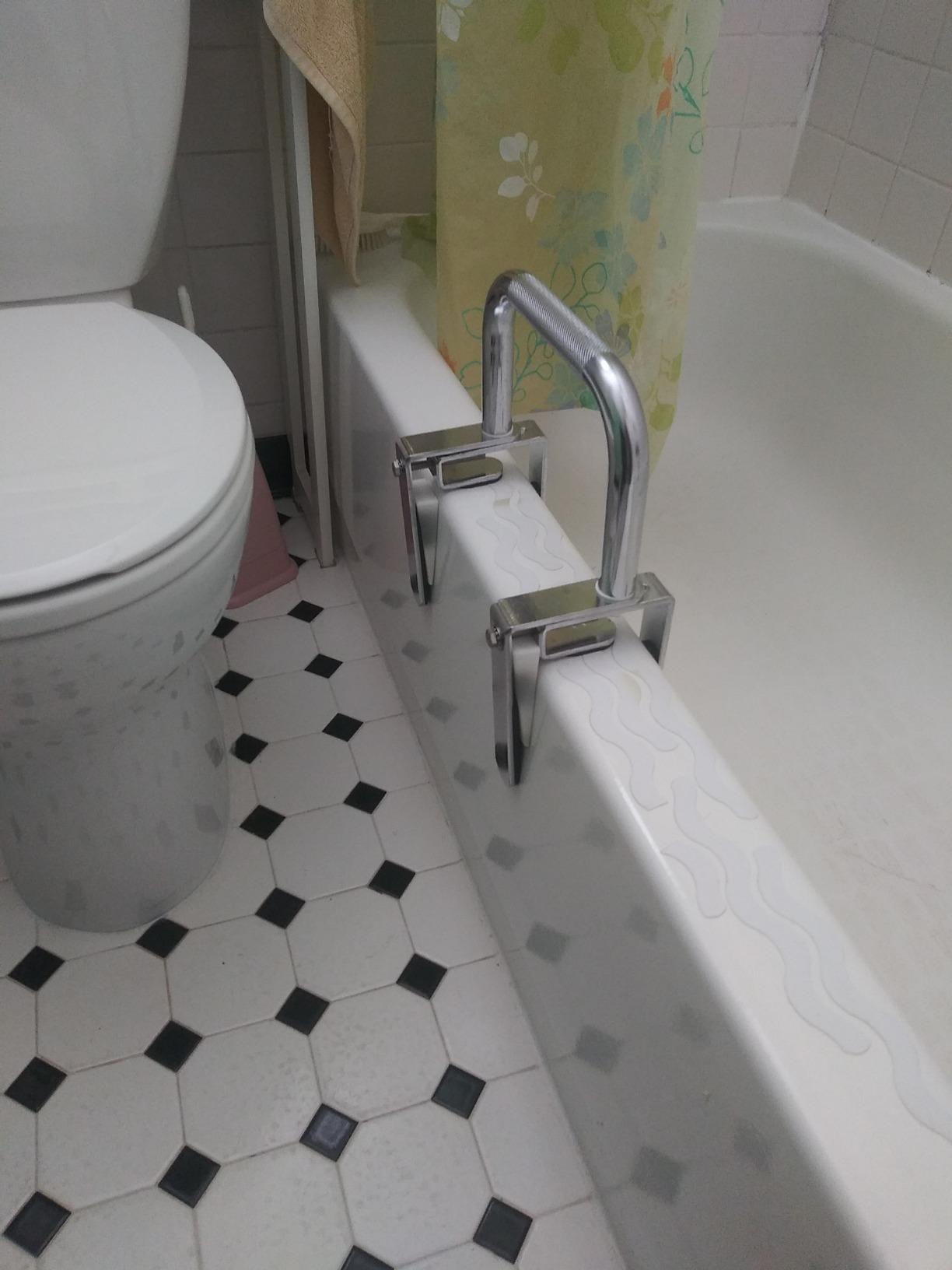 Carex Bathtub Rail with Finish Bathtub Grab Bar Safety Bar for Seniors and Handicap for Assistance Getting in and Out of Tub, Easy to Install on Most Tubs, Chrome, 1 Count customer photo 1