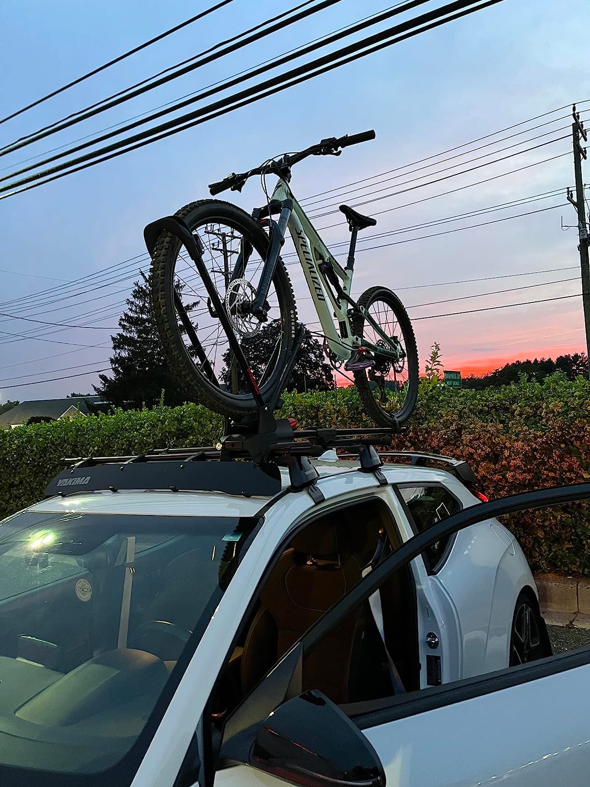 Yakima FrontLoader Rooftop Bike Rack Mount, Car & SUV Roof Carrier customer photo 2