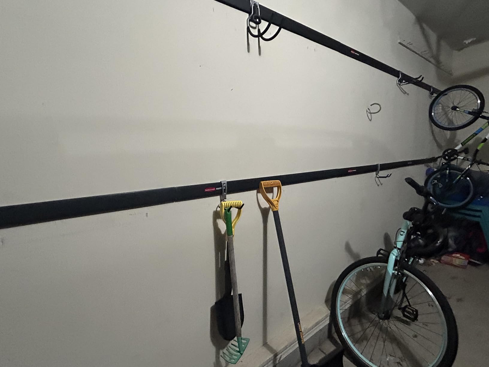 Rubbermaid FastTrack Garage Storage Utility Hooks 5 Piece Black All in One Rail Hook Kit and Tool Organizer Heavy Duty for Home/Garage/Shed/Garden customer photo 2