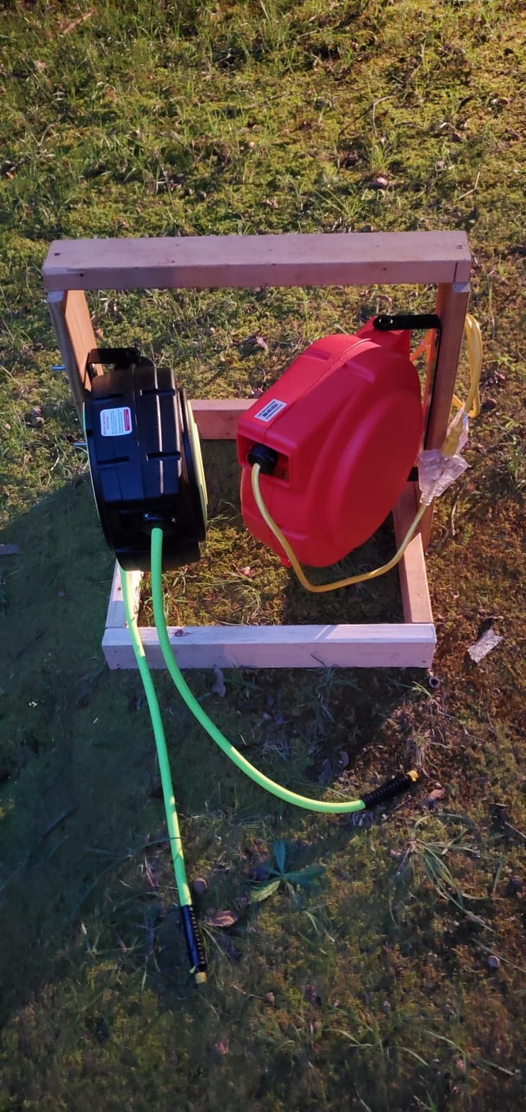 Flexzilla Retractable Enclosed Plastic Air Hose Reel, 3/8 in. x 50 ft., Heavy Duty, Lightweight, Hybrid, ZillaGreen - L8250FZ customer photo 2