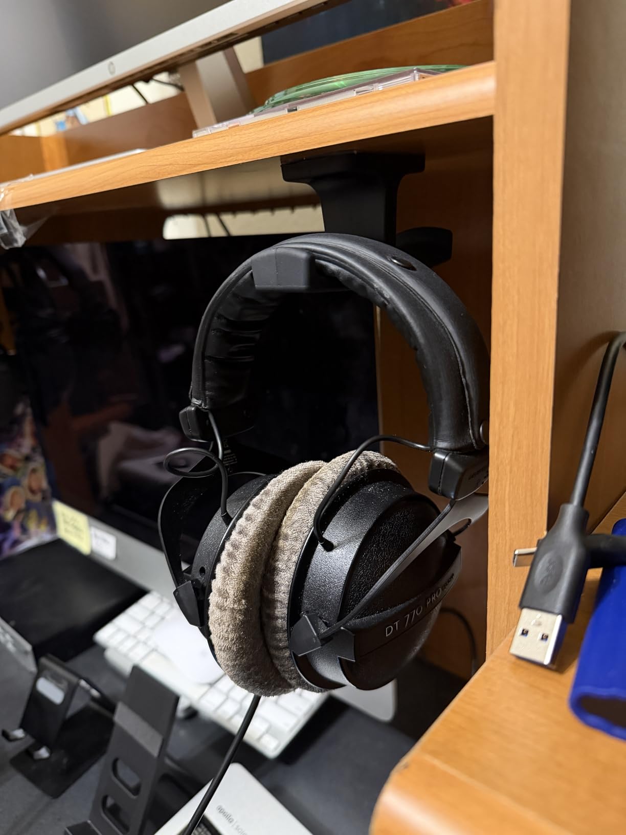 Elevation Lab The Anchor™ - Under Desk Headphone Adhesive Mount customer photo 1