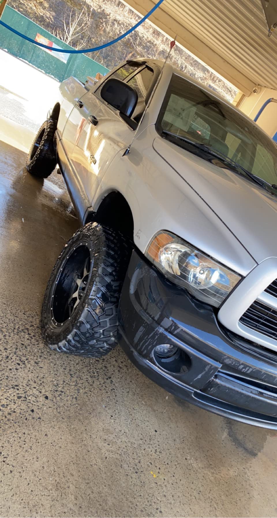 Moto Metal 20X10 6X135/5.5 4.56-24mm GLOSS BLACK W/MACHINED FACE - MO97021067324N customer photo 1