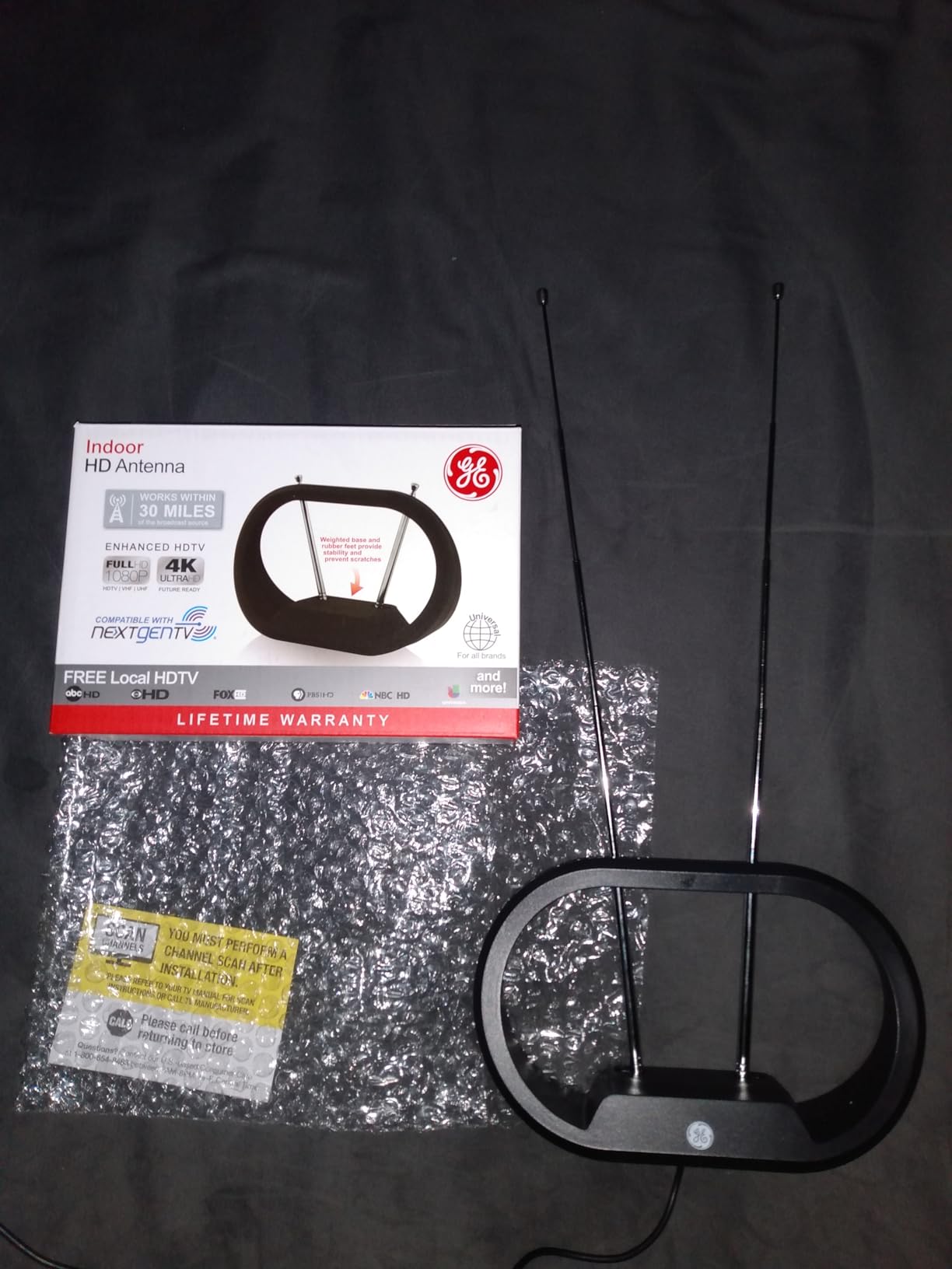 GE Modern Loop Rabbit Ears Indoor TV Antenna, 15 inch Extendable Dipoles customer photo 2