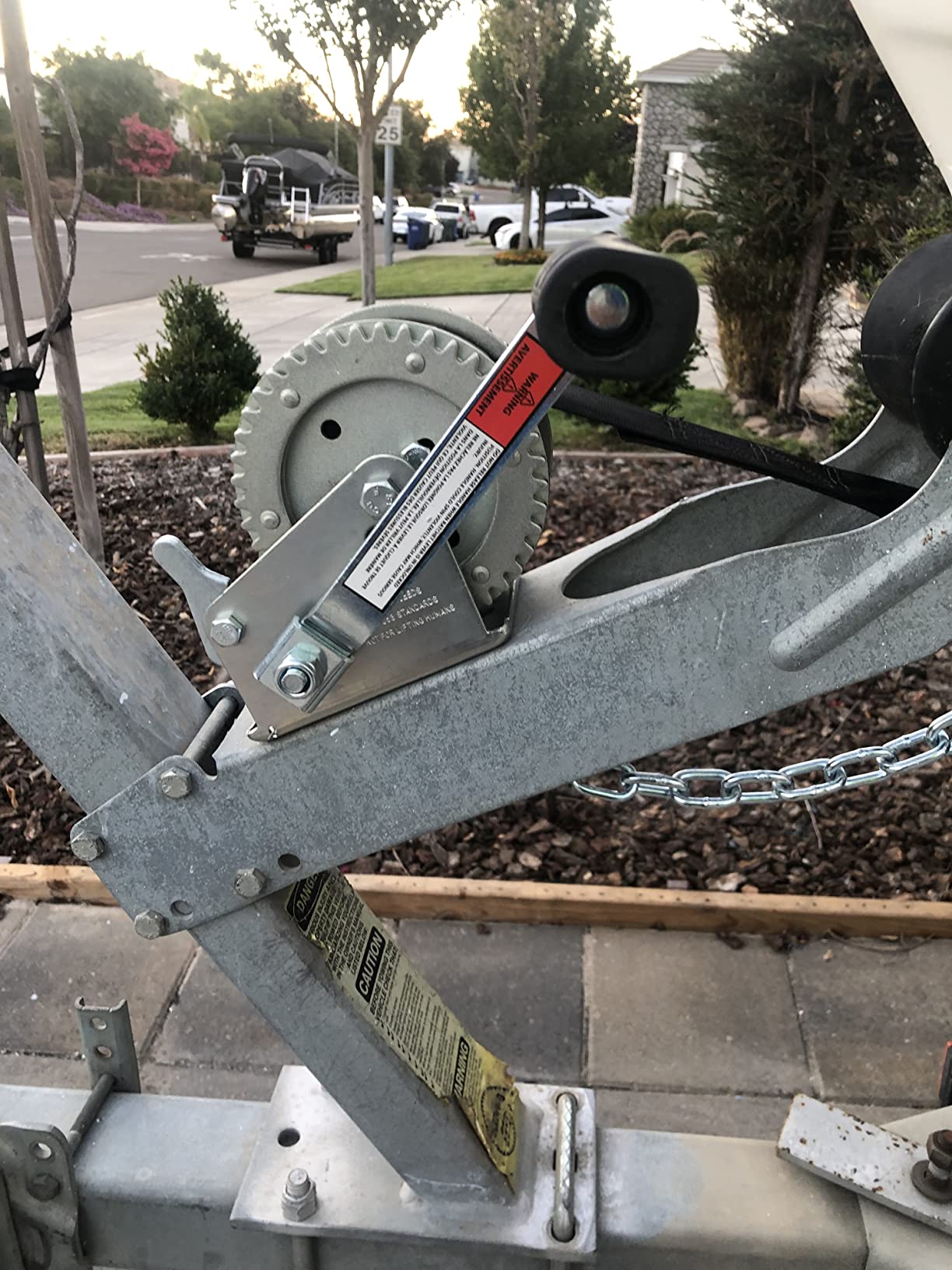 Camco 2000lb Boat Trailer Winch - Manual Hand Crank Boat Winch Features 20-Foot Strap & 2-Way Ratchet - 2,000lb Weight Capacity - Boat Trailer Accessories (50000) customer photo 1