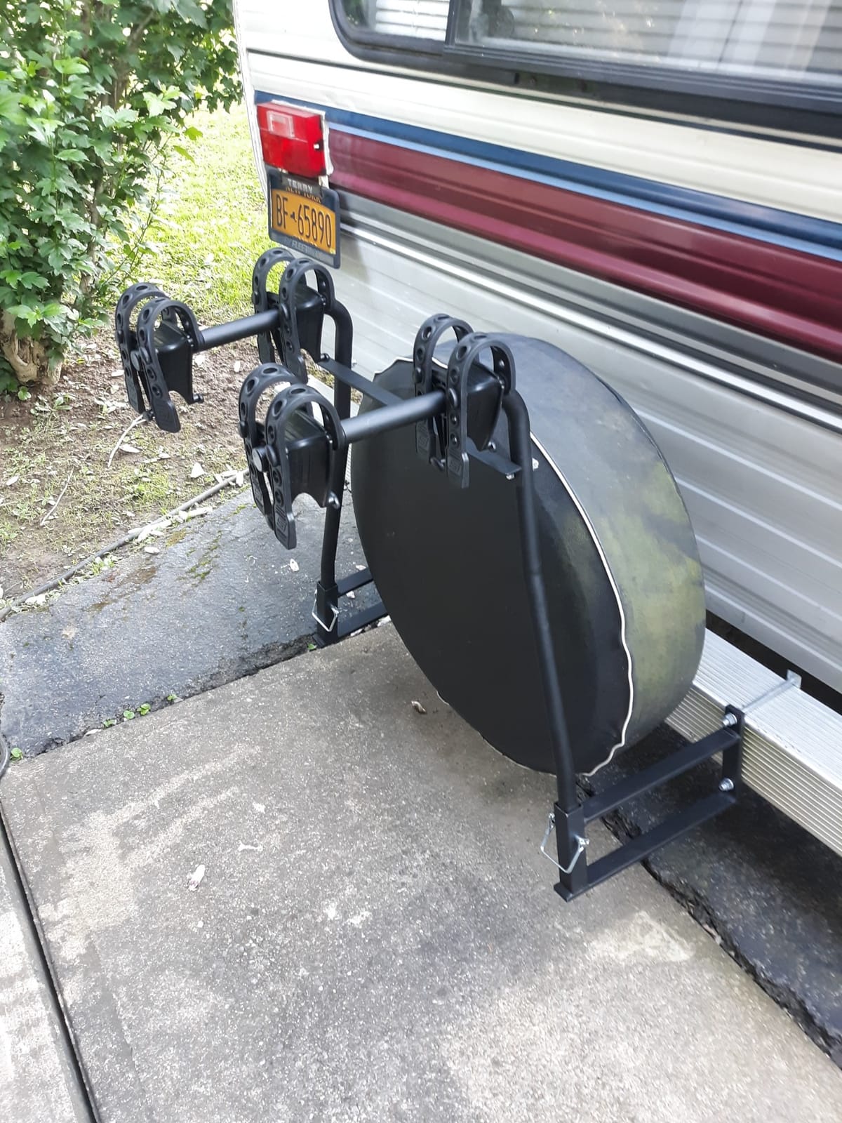 Swagman Around The Spare DLX – RV Bike Rack for Trailers with Rear Bumper Mounted Spare Tires customer photo 1