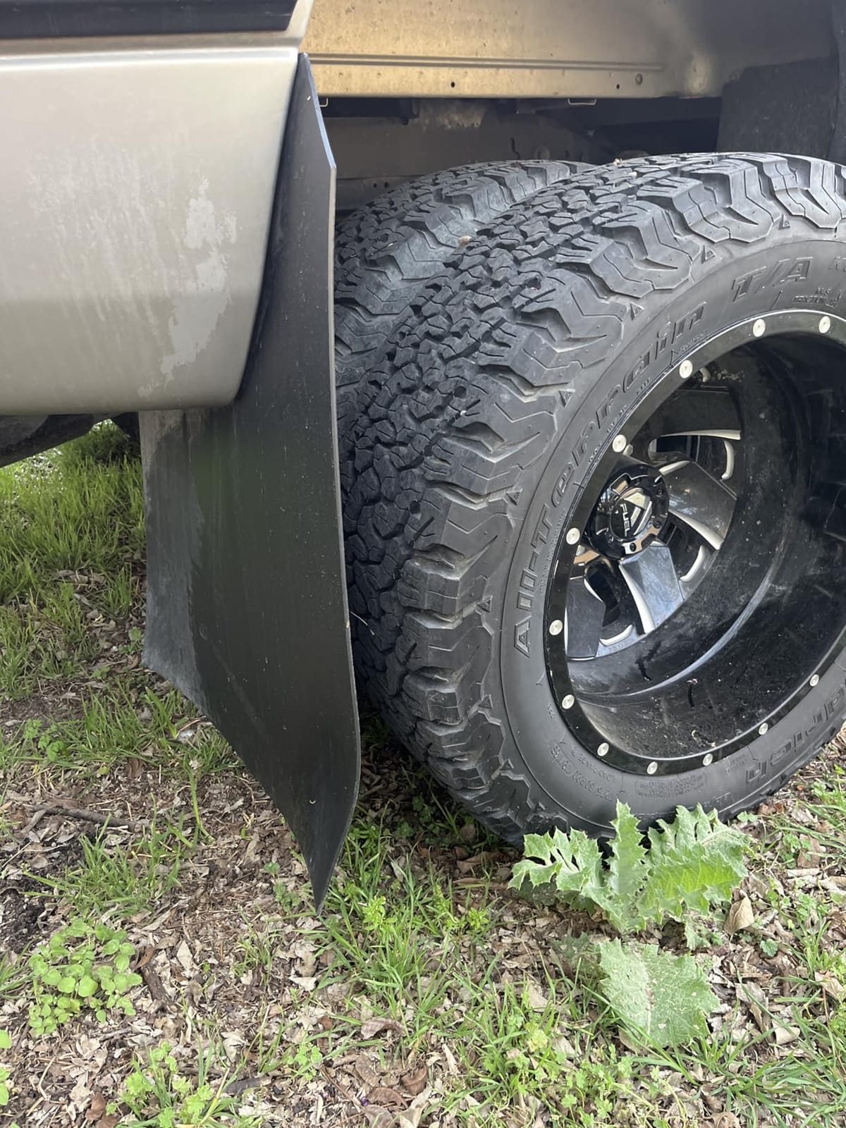 Buyers Products RC30PPB 24 x 30 Inch Black Polymer Mud Flaps, 2 Pack customer photo 1