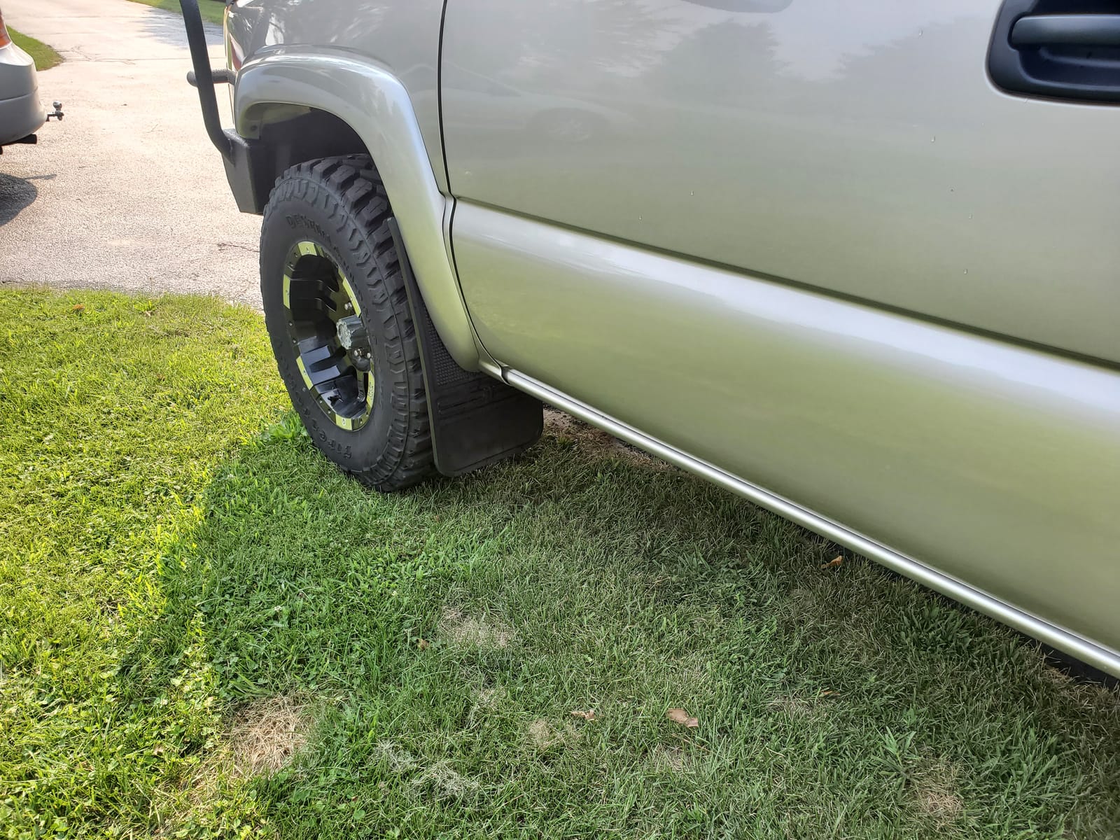 Husky Liners Universal Muddog Mud Flaps | Rubber Front Mud Flaps - 12