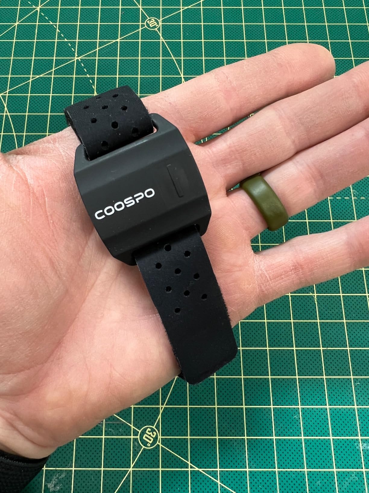 COOSPO Armband Heart Rate Monitor, Bluetooth ANT+ HR Optical Sensor for Sport, Rechargeable Dual Band IP67 HRM, Compatible with Peloton,Wahoo,Polar Beat,Strava,DDP Yoga customer photo 1
