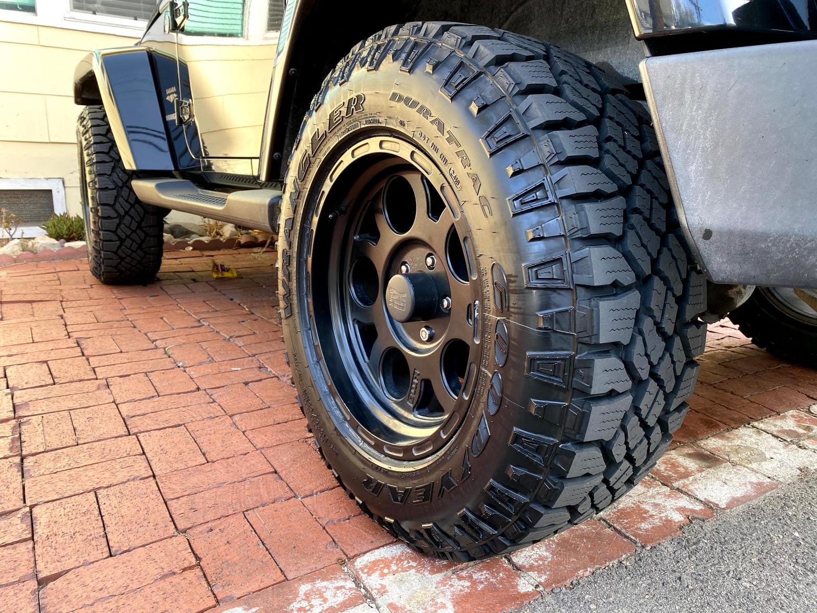 Goodyear WRANGLER DURATRAC - LT275/65R18 113Q C/6 BSL customer photo 1