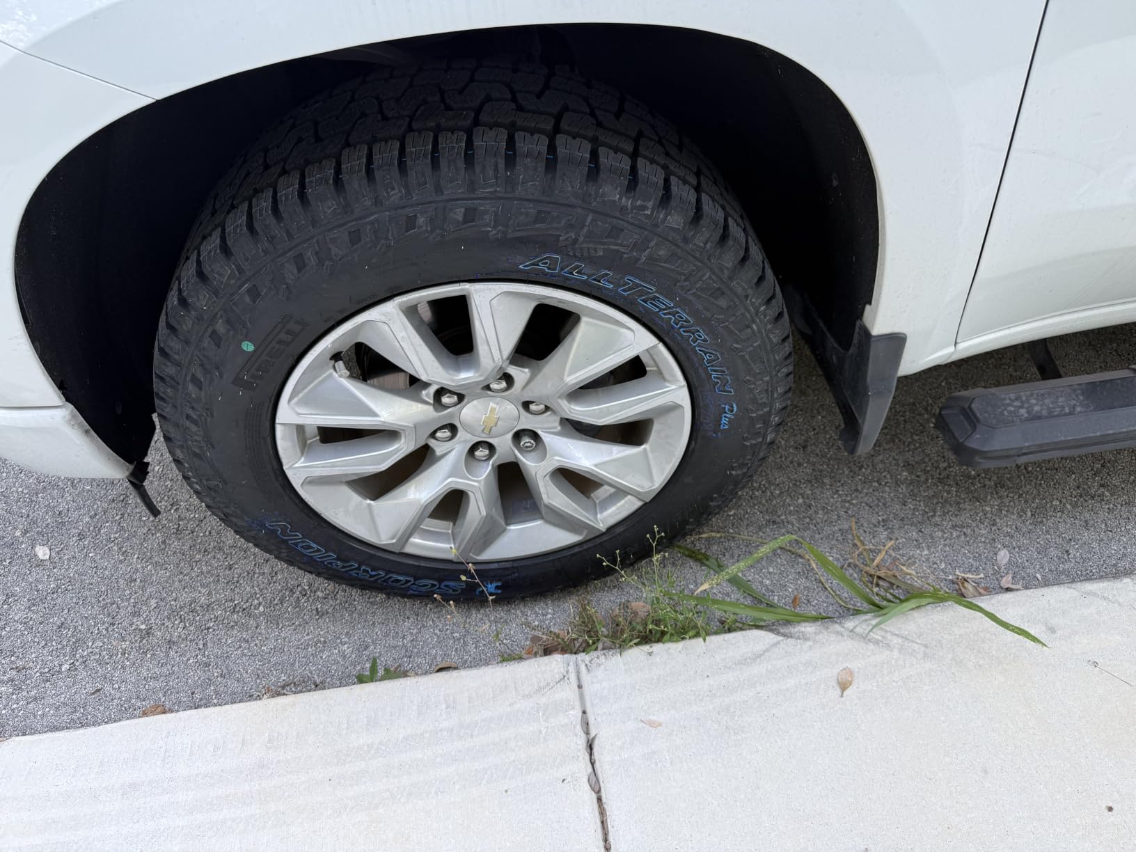 Pirelli Scorpion All Terrain Plus 265/65R18 114T Light Truck Tire customer photo 1
