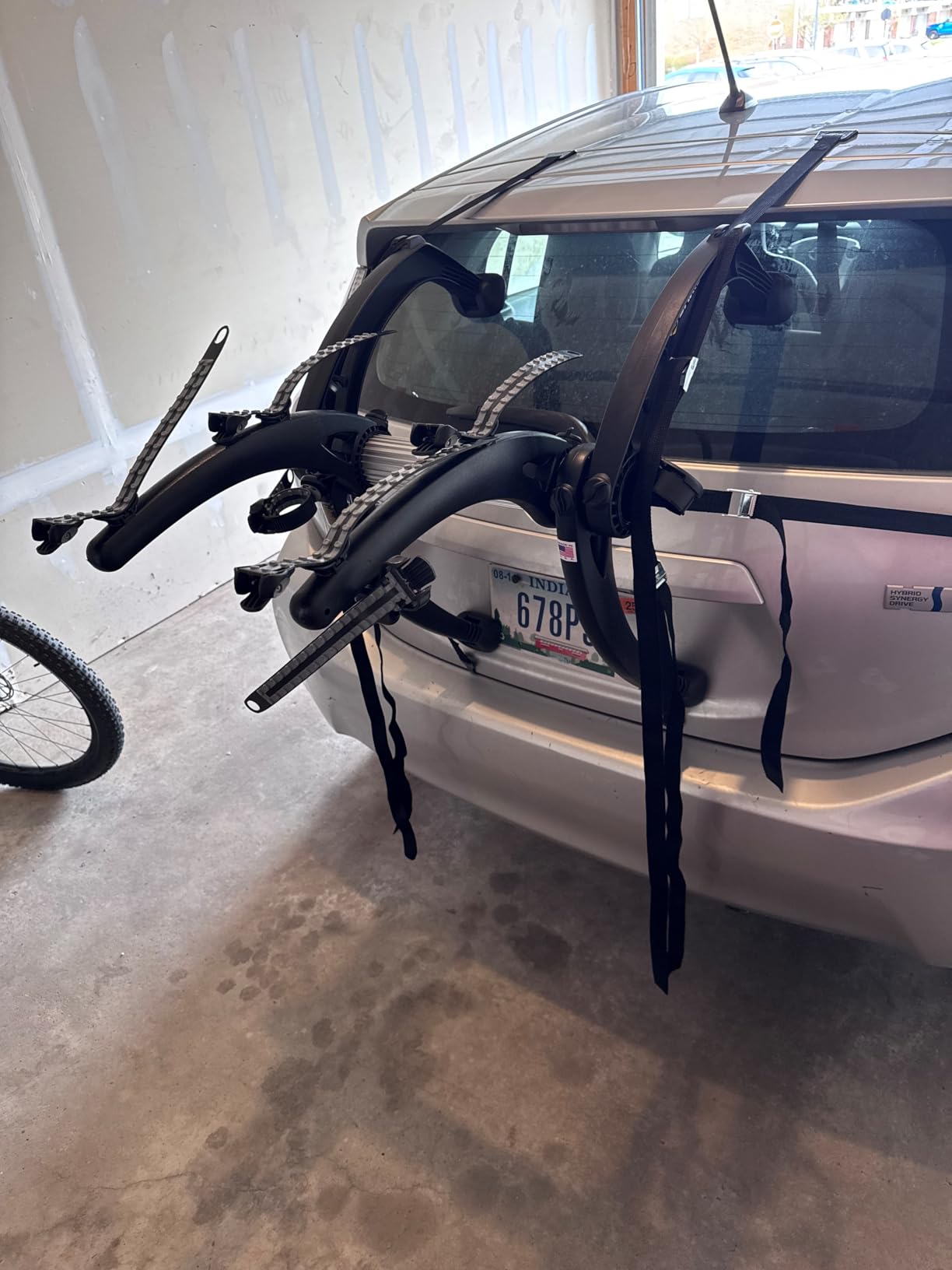 Saris Bones EX 3-Bike Trunk Rack Bicycle Carrier, Durable, Rust-Free, Anti-Sway Straps, Fits Most Vehicles, Made in USA, Arc-Based Design, 100% Recyclable Materials customer photo 1