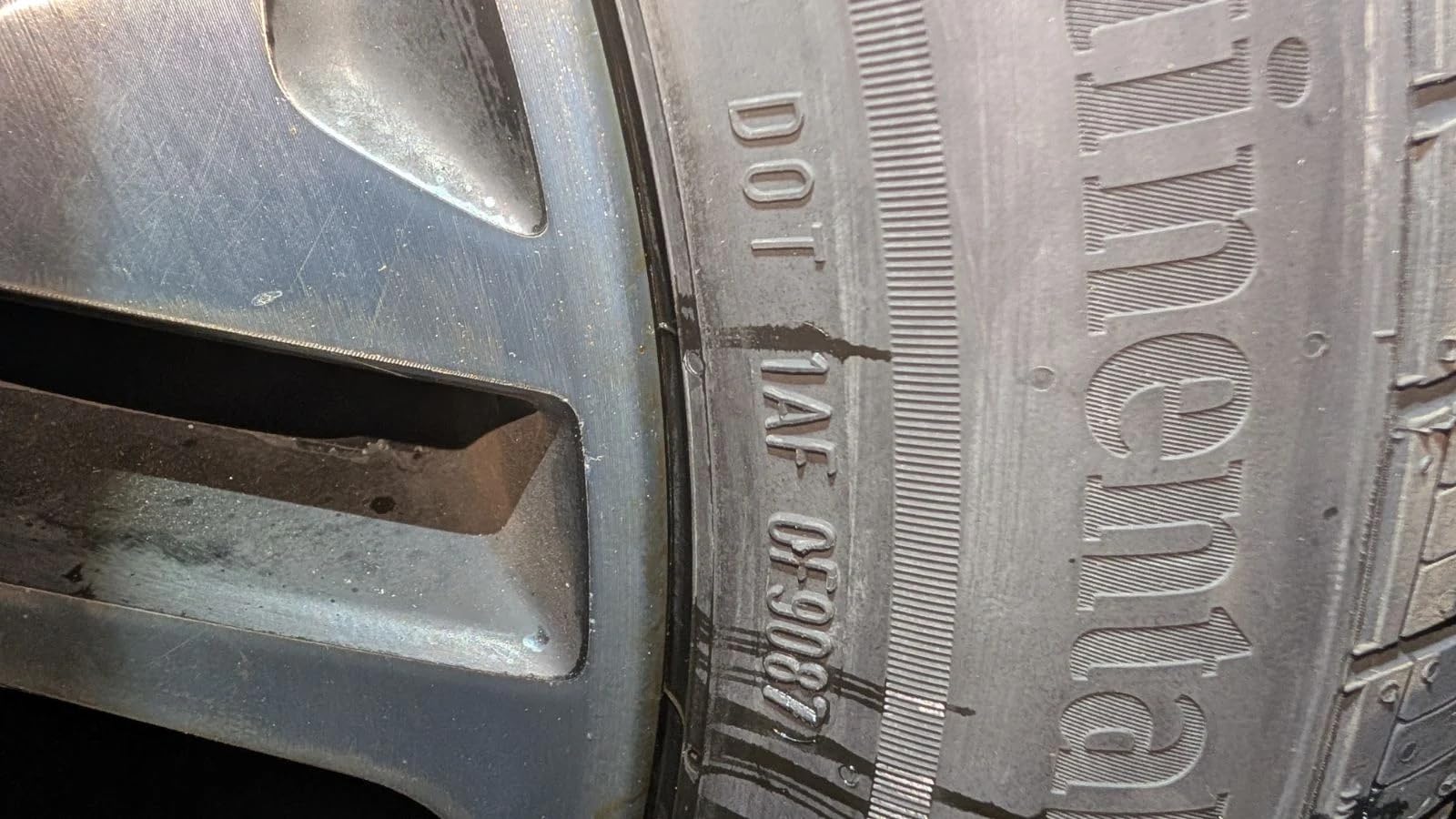 Continental CrossContact LX25 All Season 235/55R18 100T SUV/Crossover Tire customer photo 1
