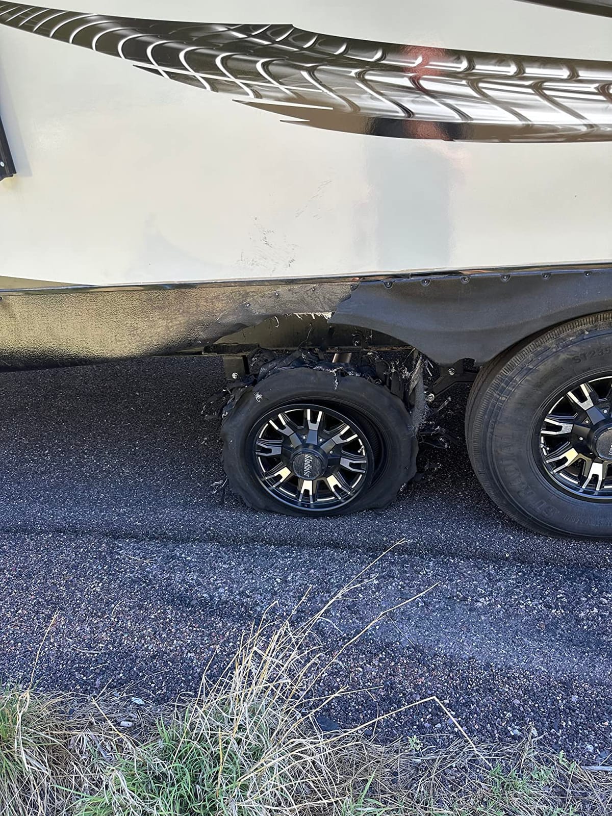Transeagle ST ST235/85R16 133/128L All Season H (16 Ply) All Steel Tire customer photo 1
