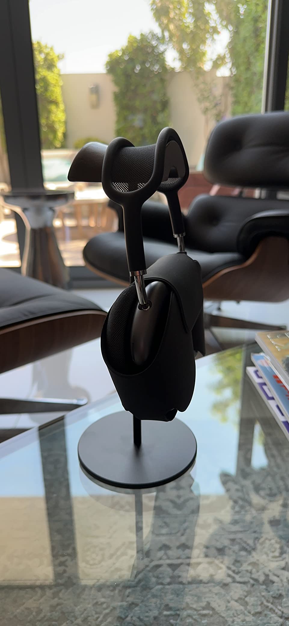 Headphone Stand, Walnut Wood & Aluminum Headset Stand, Nature Walnut Gaming Headset Holder with Solid Heavy Base for All Headphone Sizes (Black) customer photo 1