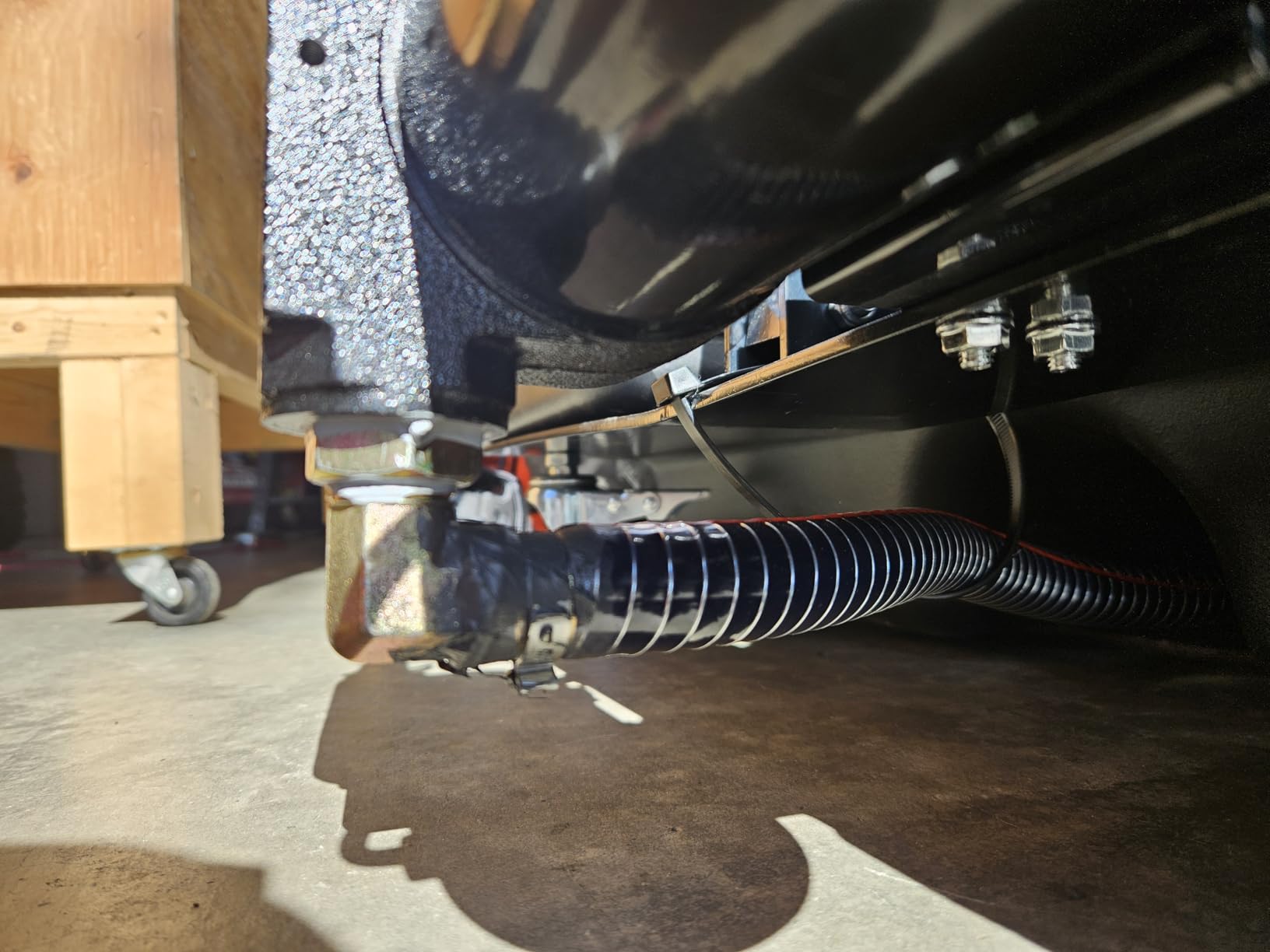 VEVOR Oil Drain Pan 15 Gallon Oil Drain Tank, 57L Low Profile Oil Drain Pan, Large Capacity Oil Change Pan, Foldable Hand, with Pump, Hose, Swivel Casters Wheels for Car, SUV, Trucks Oil Draining customer photo 1