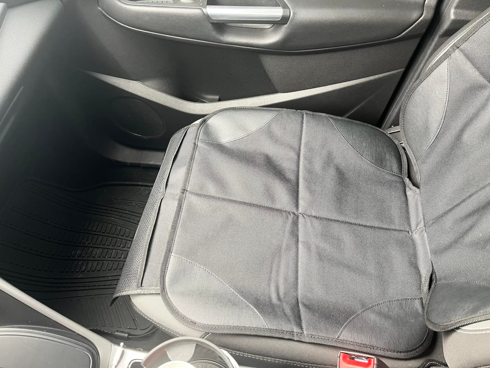 Meolsaek Car Seat Protector for Child Car Seat，Non-Slip Backing No Imprints customer photo 1