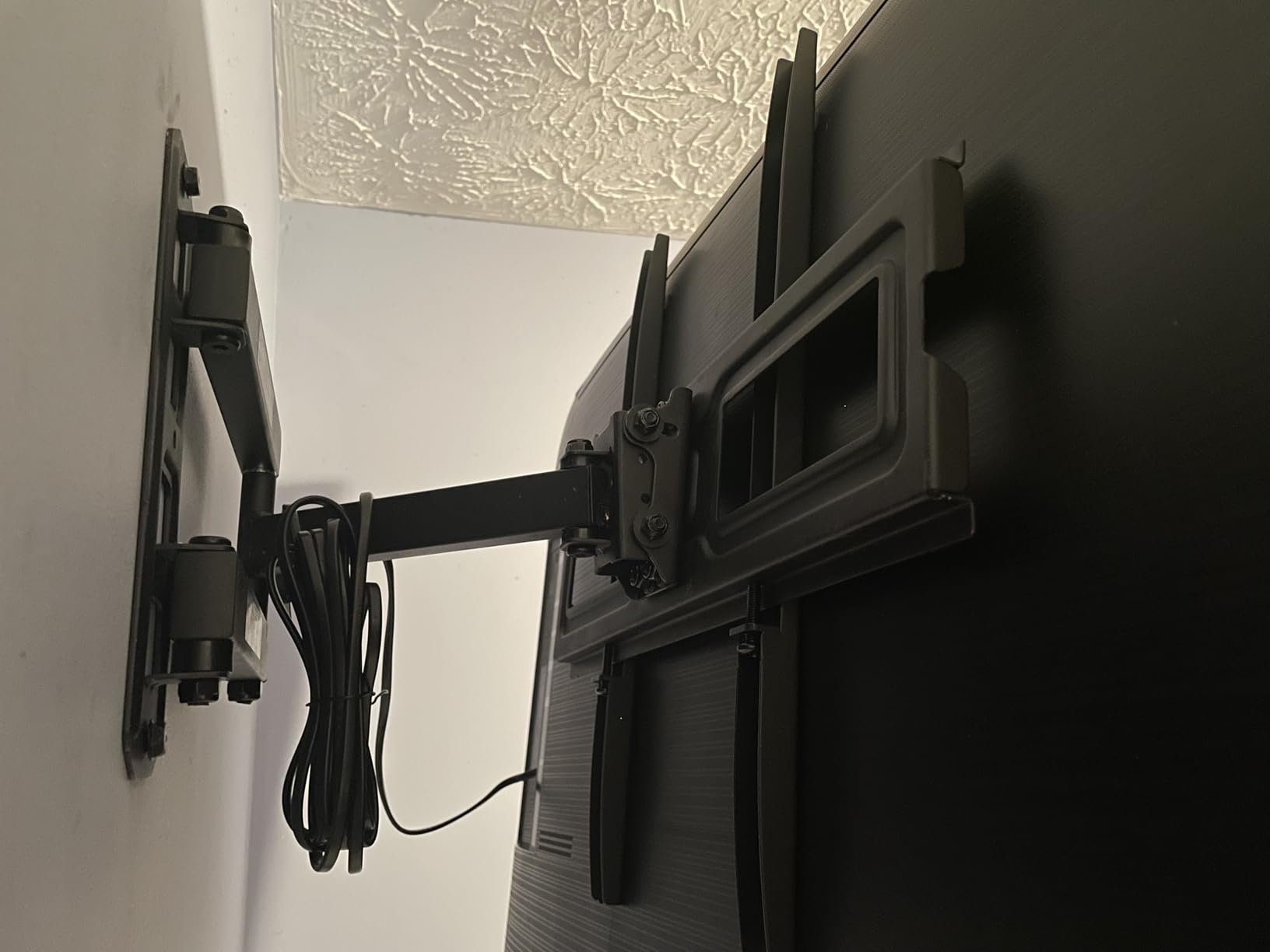 PERLESMITH Corner TV Wall Mount for 26–65 inch TVs up to 70 lbs customer photo 1