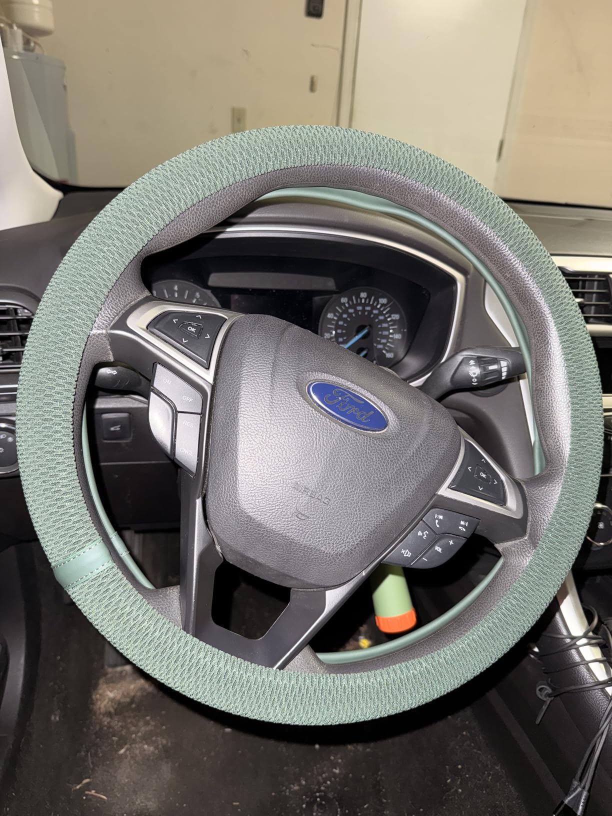 LKWLIKEI Car Steering Wheel Cover, Universal 15 inch, the Latest Microfiber Leather Breathable Technology Fabric, Non-Slip, Comfortable, Warm in Winter and Cool in Summer, Green customer photo 2