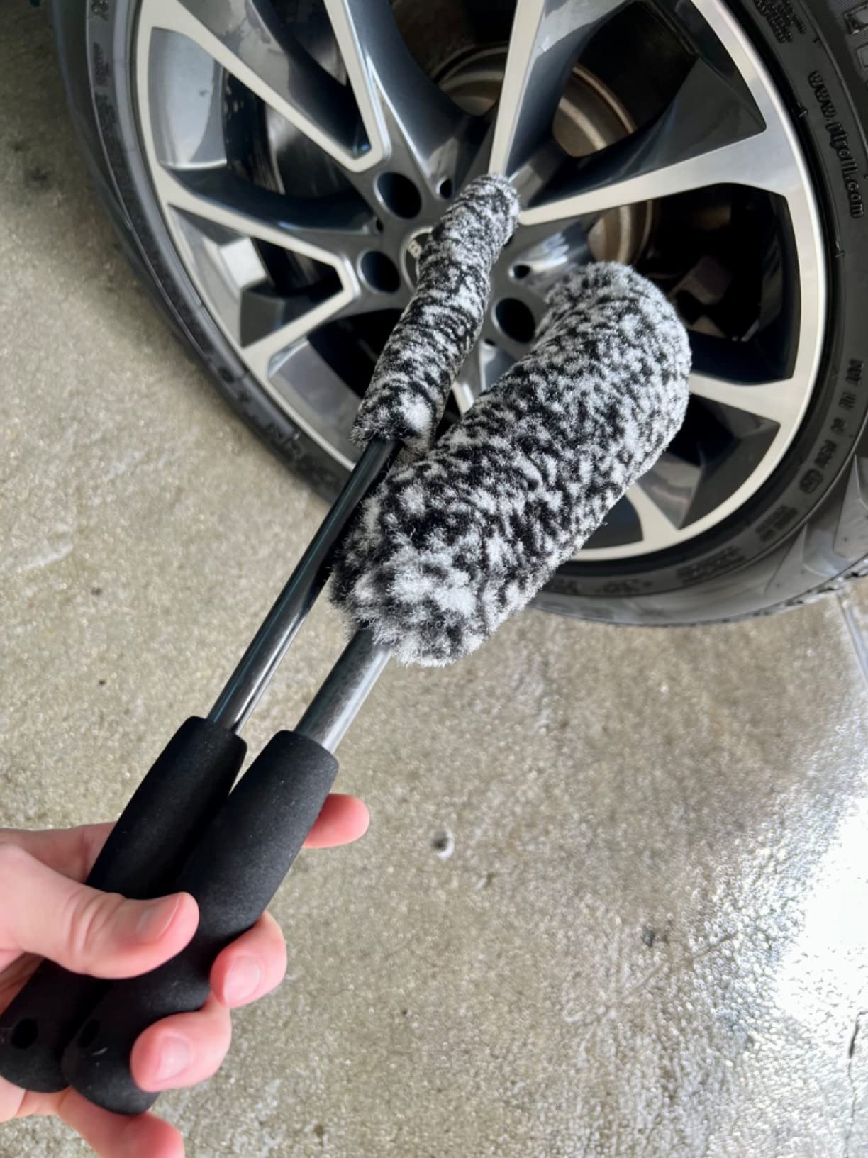 ExoForma Bendable Brush Set - Unique Adjustable 2-Piece Wheel Brush Set Cleans Behind Wheels - Tough Yet Gentle Wool Fiber + No-Scratch Rubber Tip Safe for All Wheel Types - Comfy Ergonomic Grip customer photo 2