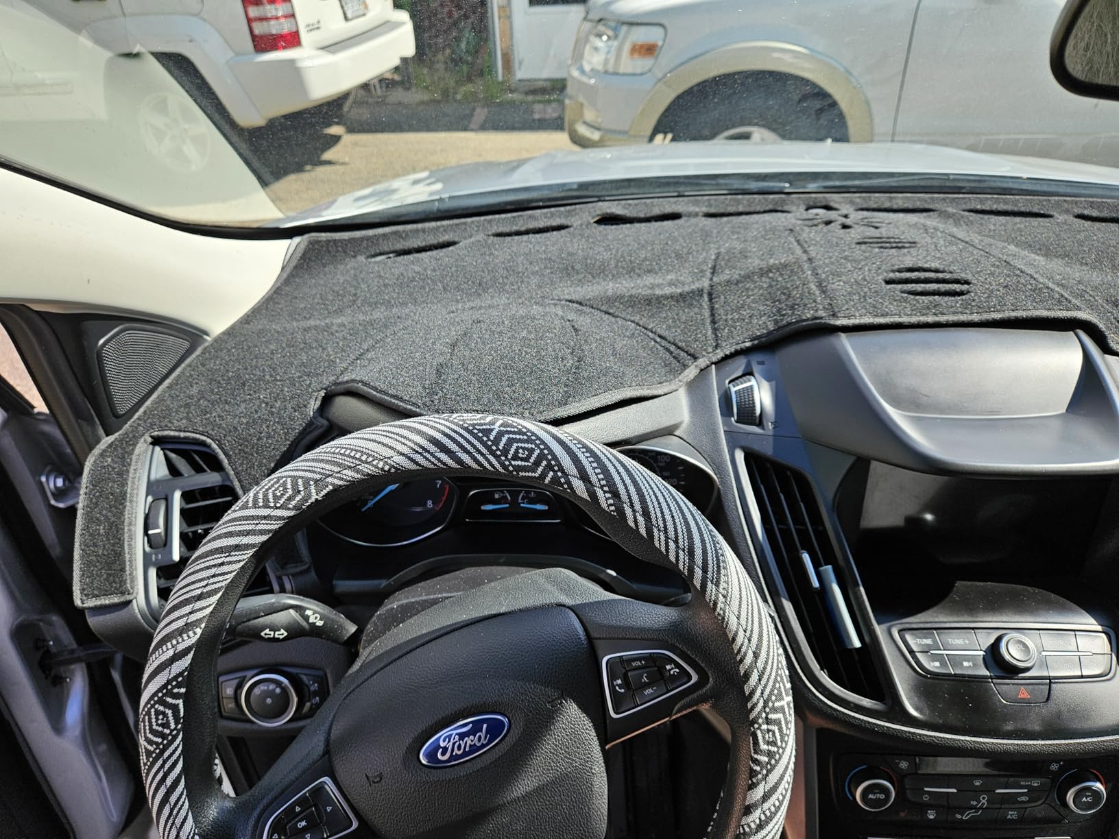 Dashboard Cover Dash Mat Fit for 2018-2012 Fo-rd Focus (Not Fit ST or RS Models),Car Dash Board Mat Anti-Glare Carpet,Non-Slip Pad Sunshield Protector (Black) customer photo 1