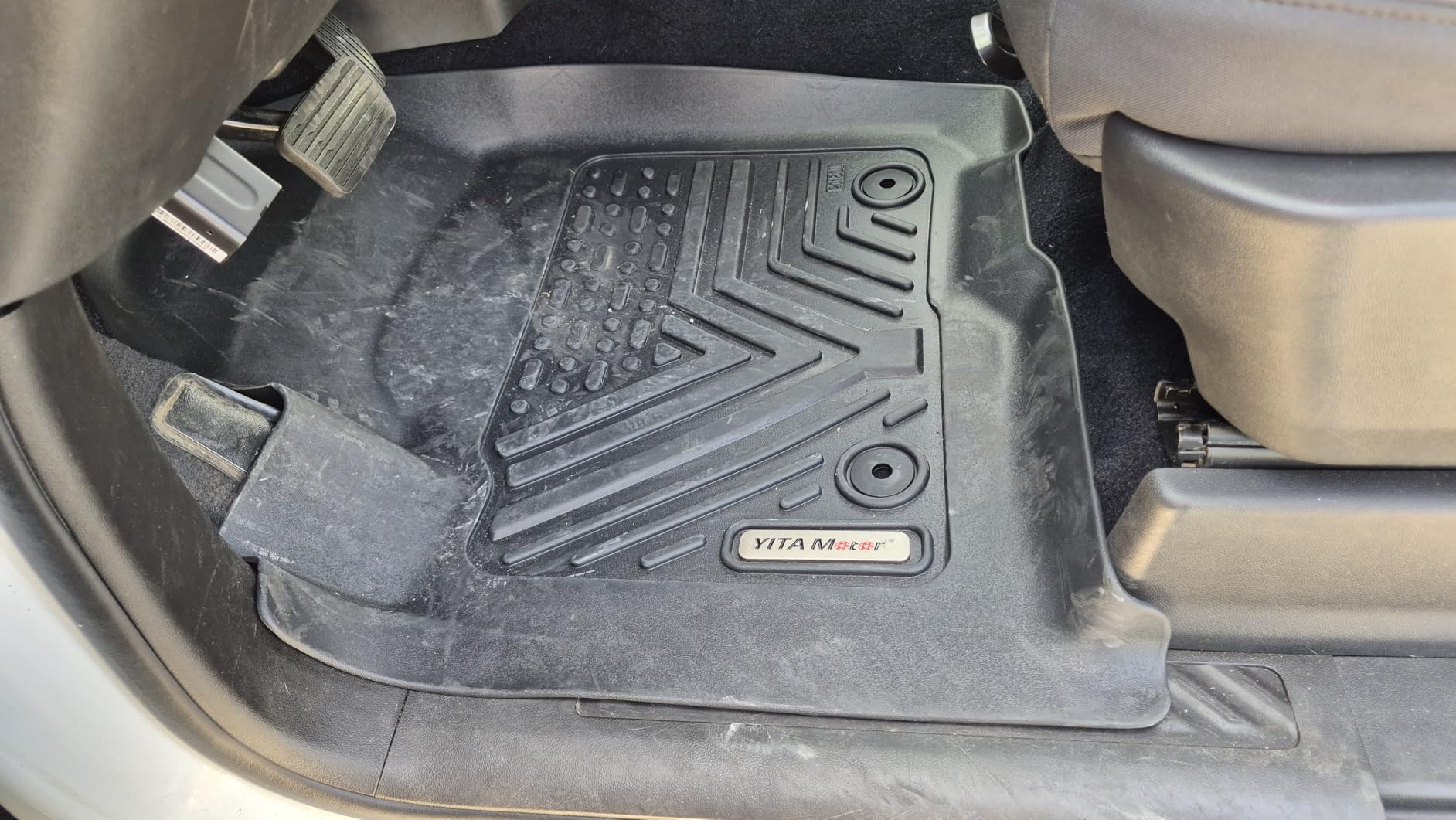 YITAMOTOR Floor Mats for 2019-2026 Chevrolet Silverado/GMC Sierra 1500 & 2020-2026 Chevy Silverado/GMC Sierra 2500HD/3500HD Crew Cab With Underseat Storage Box Bucket Seat, 1st & 2nd Row, Black customer photo 1