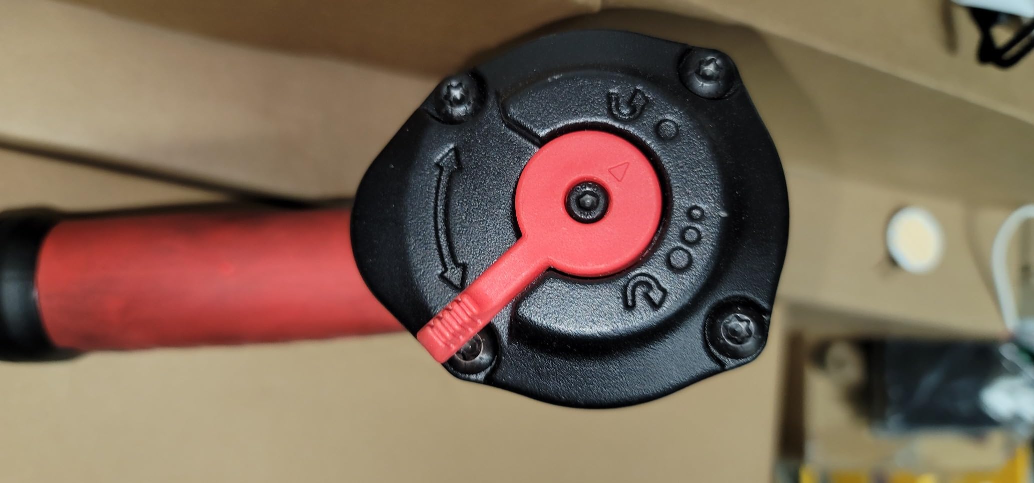 BESWELL BW-112K 1/2-Inch Air Impact Wrench, 1645 Ft-Lbs Max Torque customer photo 1