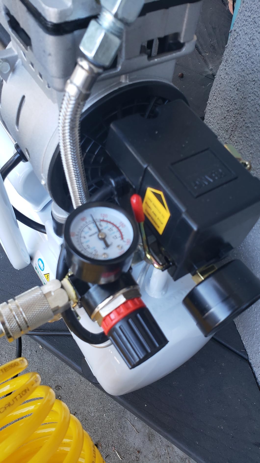 Ultra Quiet Air Compressor, 60 dB, 2.5 CFM @ 90 PSI, 2 Gallon Air Tank customer photo 1