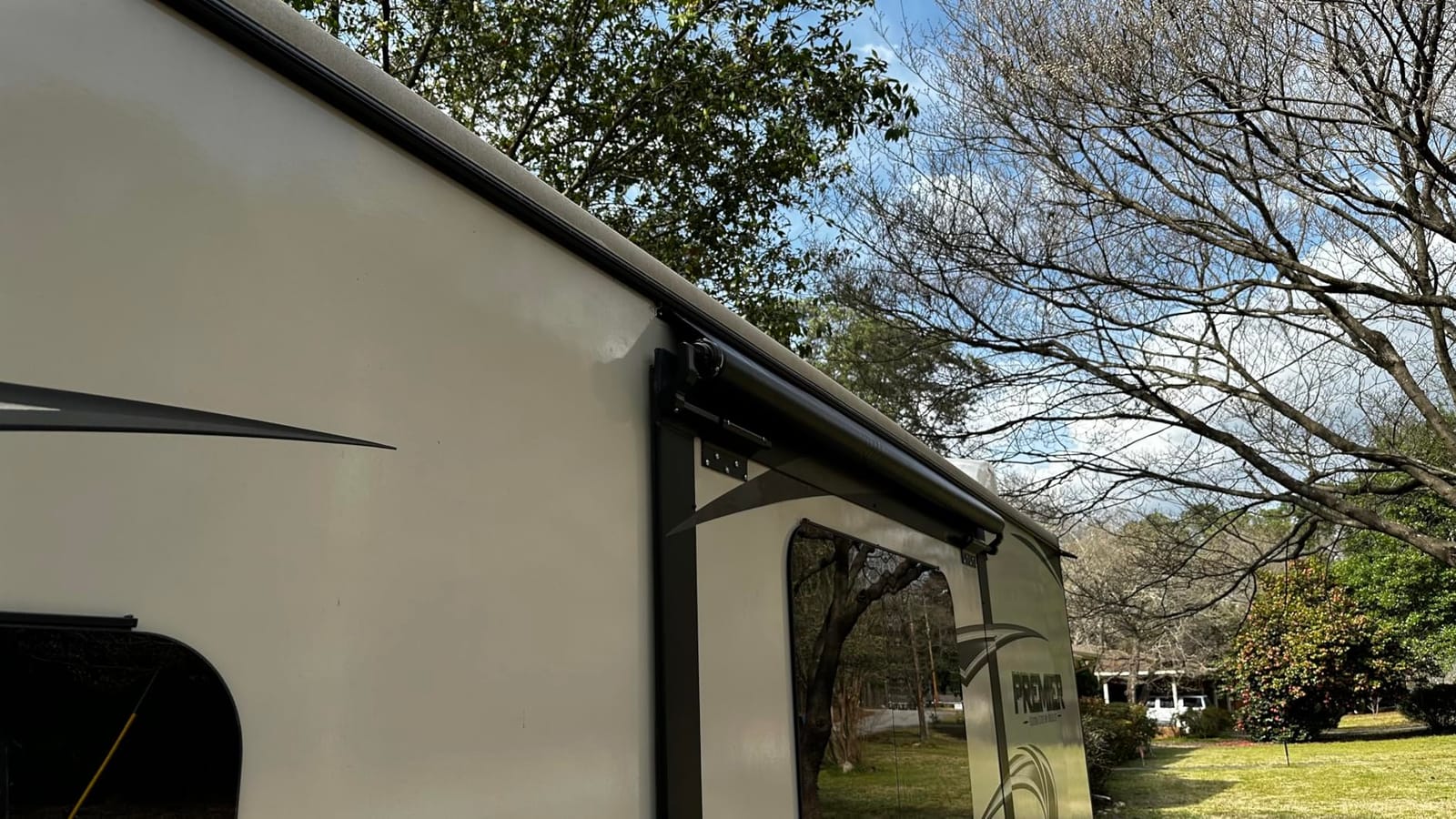 YESCAMP RV Slide Topper Awning Complete Kit,Universal Fit RV Slide Out Awning Protection for RVs,Campers,Travel Trailers,5th Wheels & Motorhomes,Black,13'(12'7'' Fabric) customer photo 1