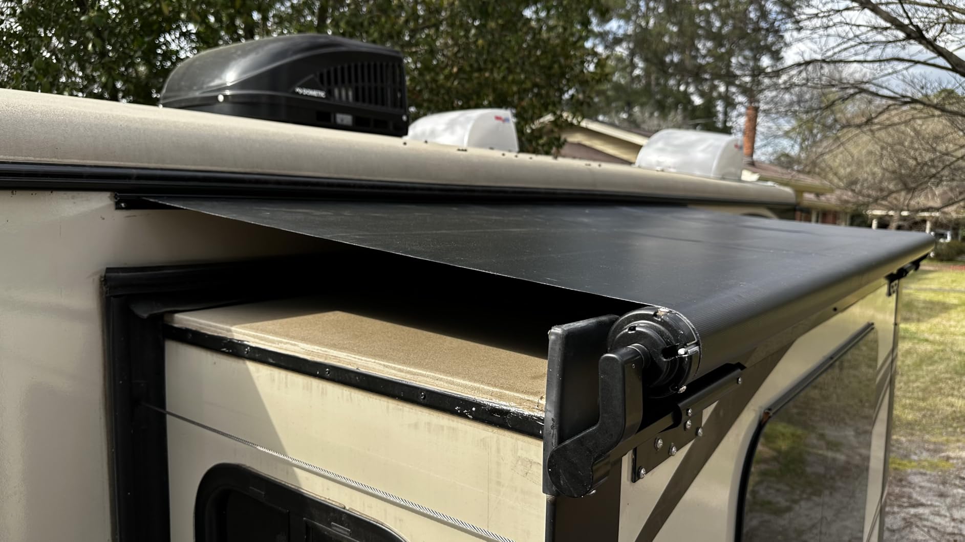 YESCAMP RV Slide Topper Awning Complete Kit,Universal Fit RV Slide Out Awning Protection for RVs,Campers,Travel Trailers,5th Wheels & Motorhomes,Black,13'(12'7'' Fabric) customer photo 2