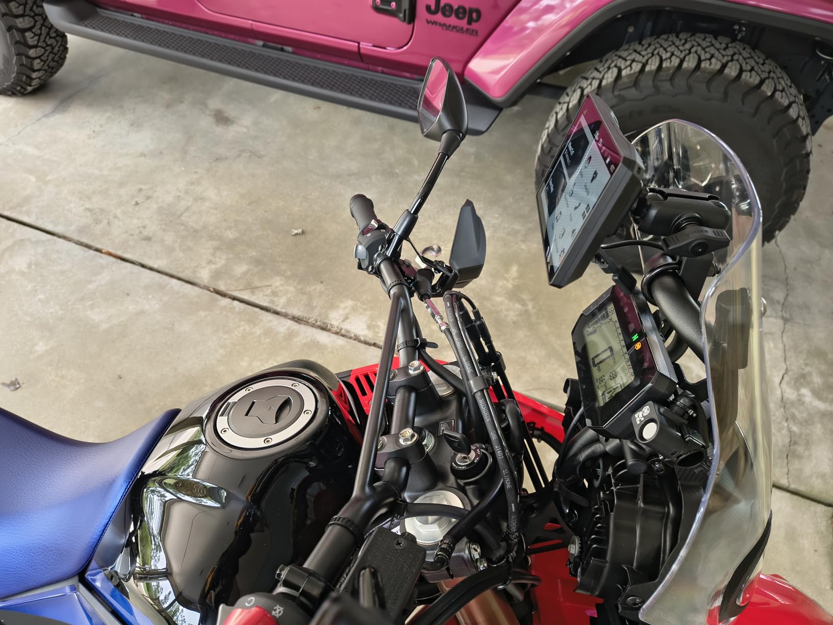 Garmin zūmo® XT2 All-Terrain Motorcycle Navigator customer photo 2