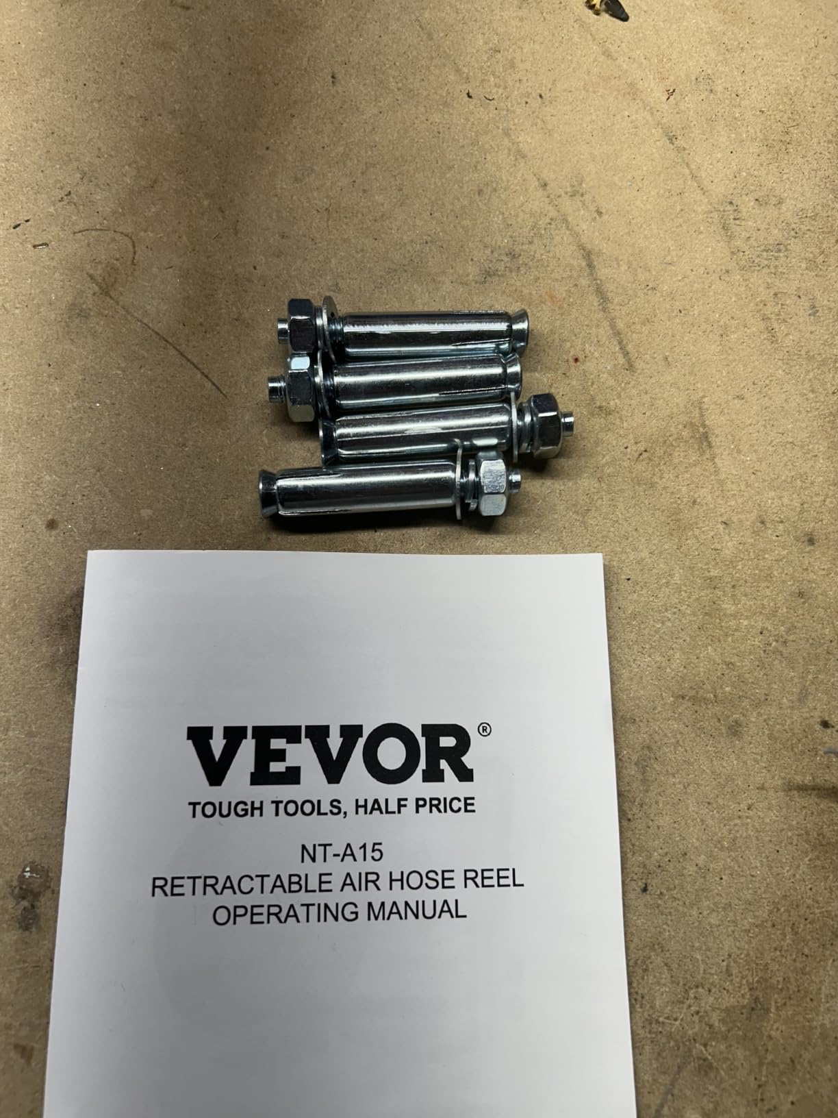 VEVOR Retractable Air Hose Reel 3/8 IN x 50 FT Hybrid Air Hose Max 300PSI customer photo 2