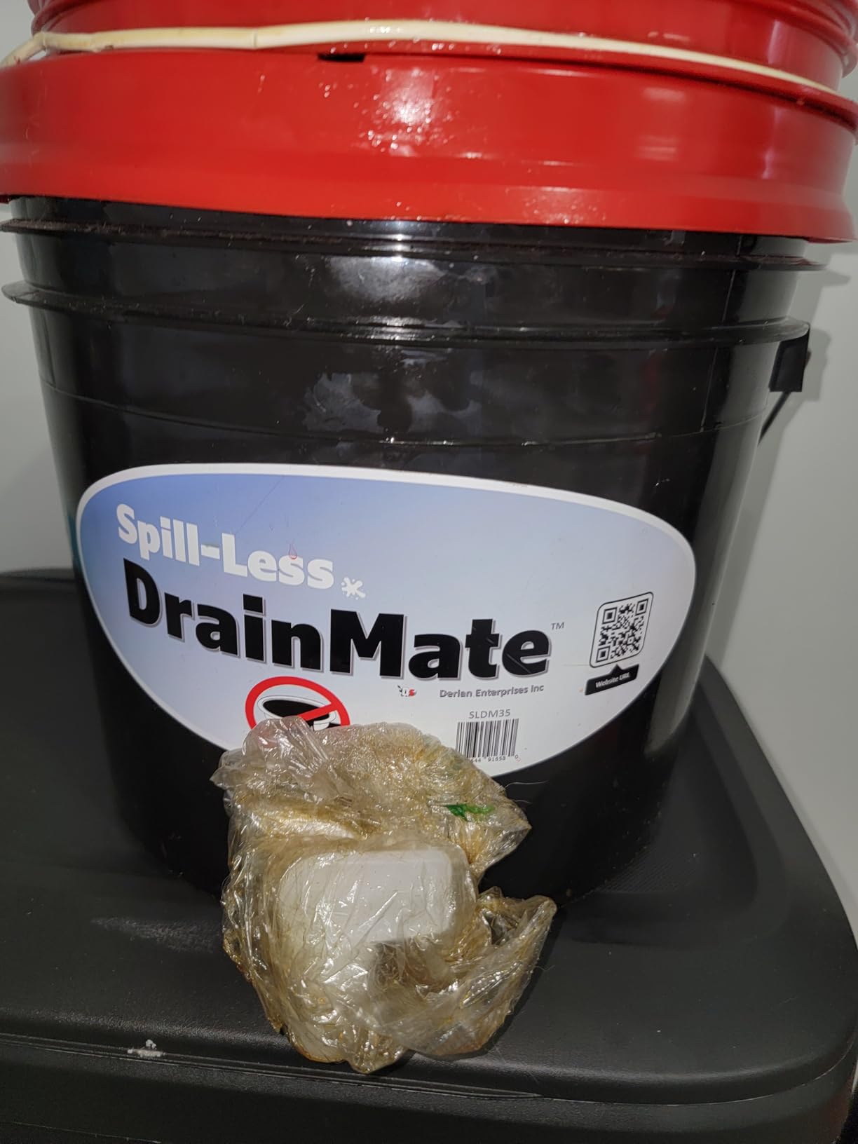 Spill-Less DrainMate™ 14 Quart Oil Drain Pan/Container - Made in USA customer photo 1
