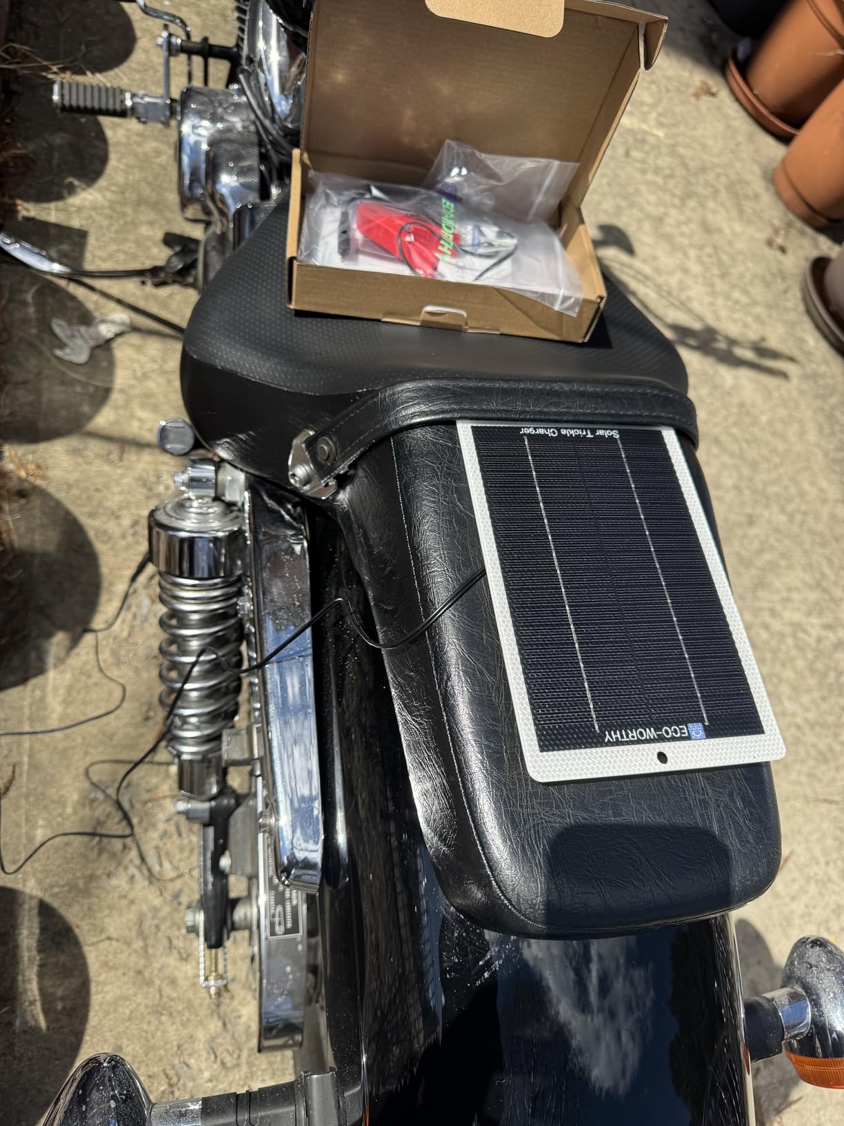 ECO-WORTHY 2.5W Solar Car Battery Charger Maintainer 12V Waterproof Solar Panel Portable Solar Trickle Charger for Car Truck Boat Lawn Mower RV Trailer Tractor Utility Vehicle Battery customer photo 1