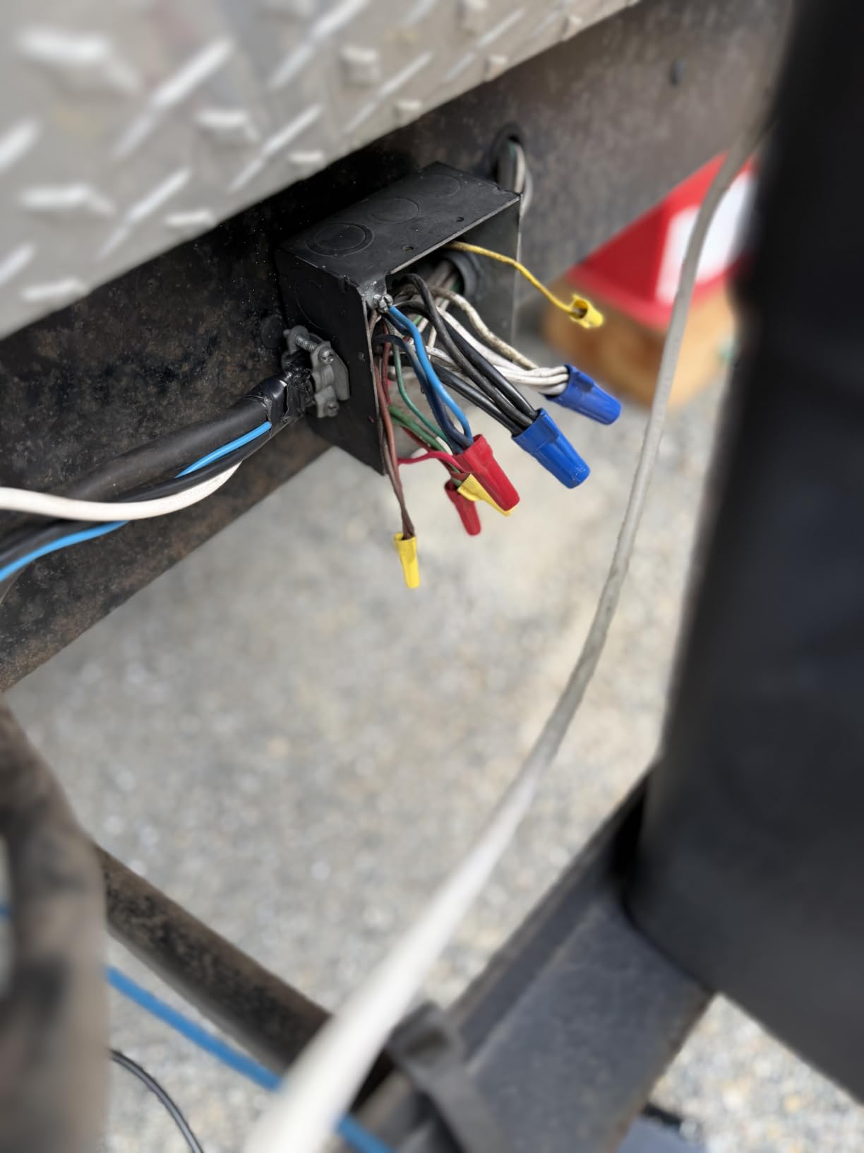 Nilight Heavy Duty 7 Way Inline Trailer Plug with 7 Gang Junction Box customer photo 1